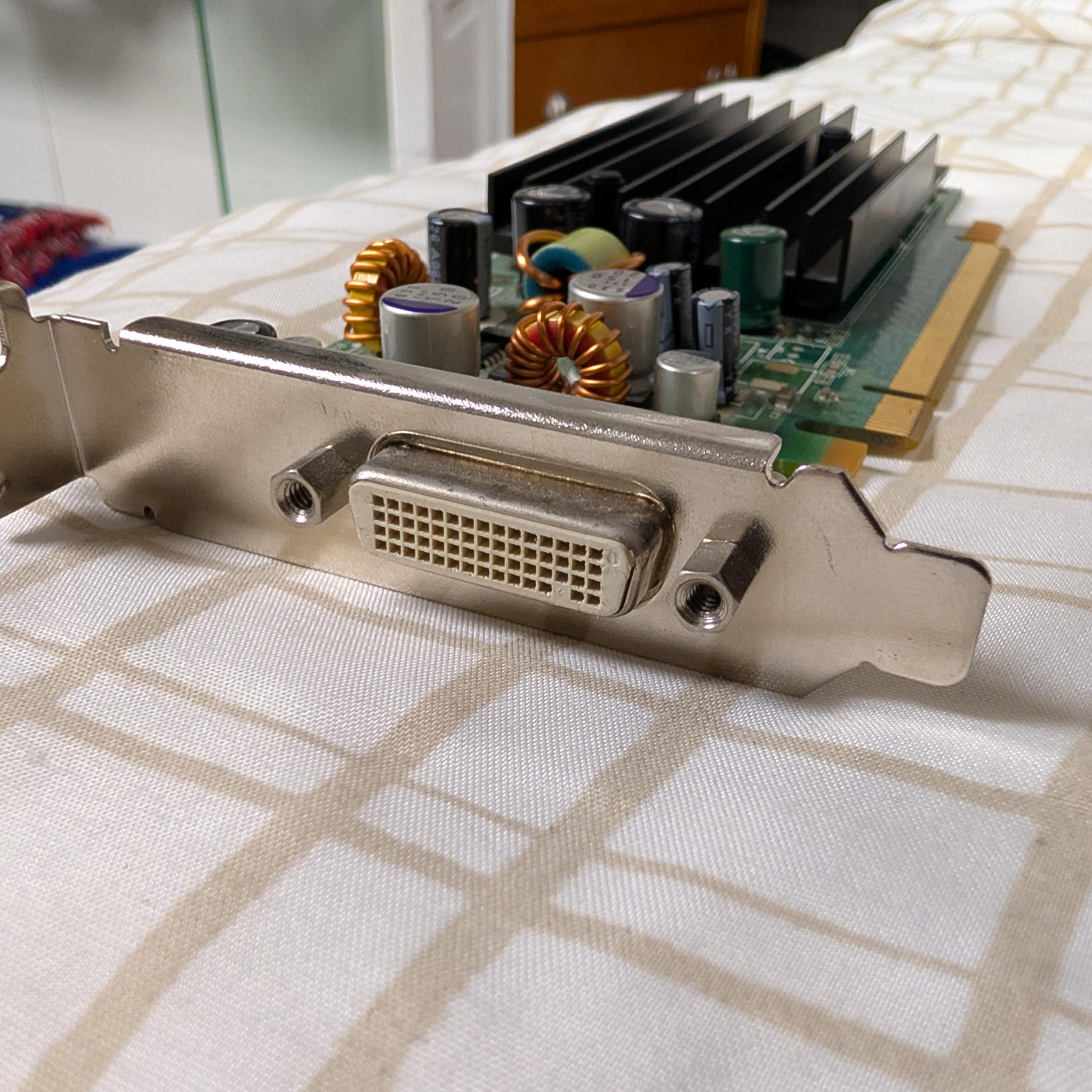 Nvidia Quadro NVS 285 - 128MB DDR2 VRAM - NV44 - 1x DMS59 connector