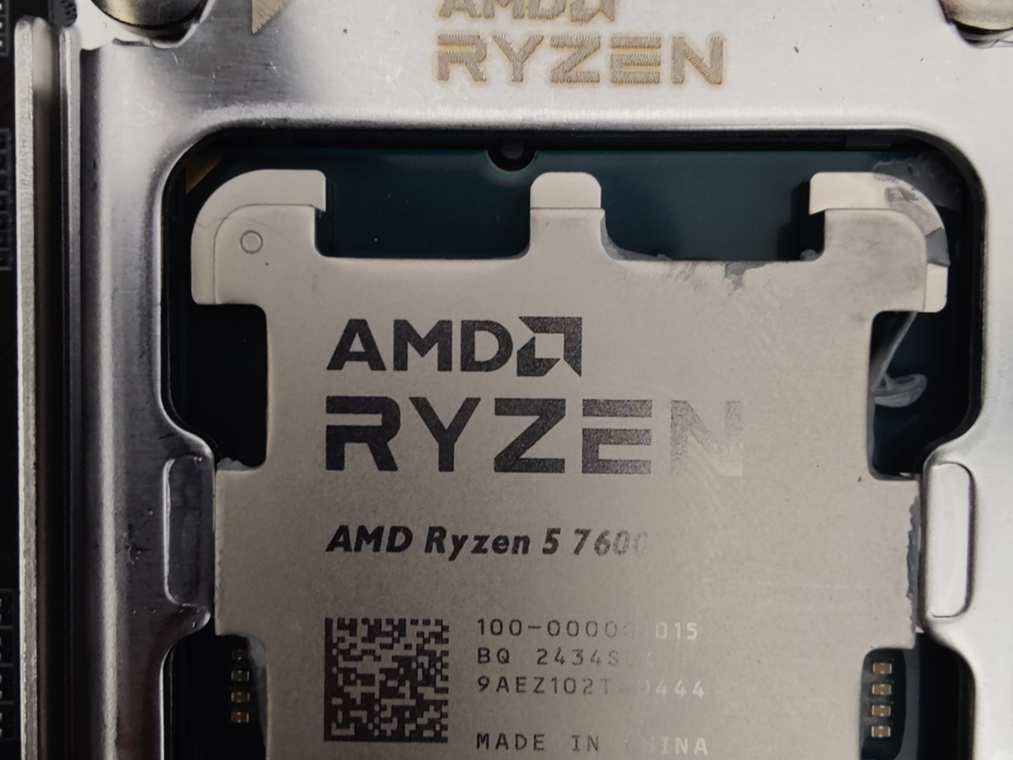 AMD Ryzen 5 7600