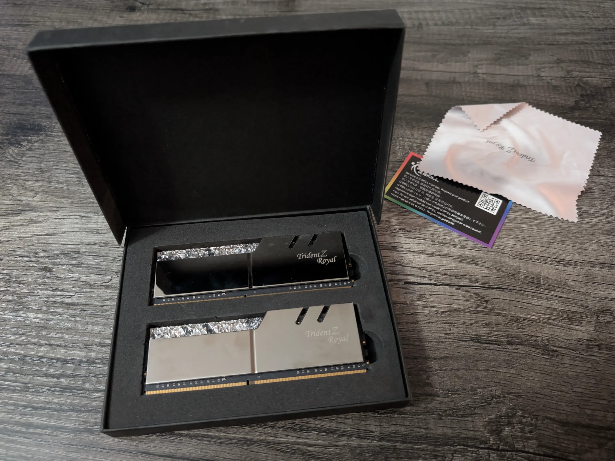 G. Skill Trident Z Royal DDR4 3200Mhz CL16 RAM (Silver)