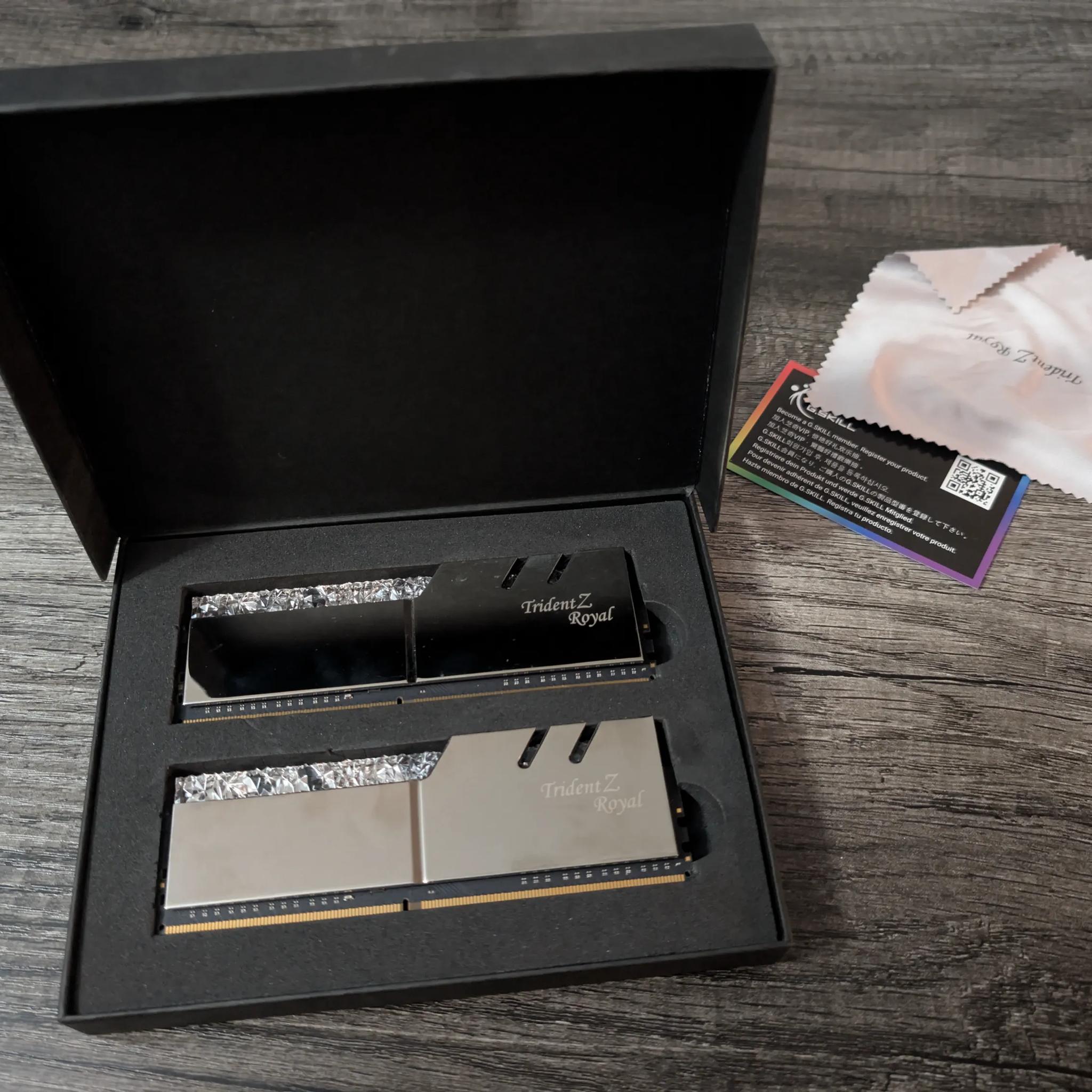 G. Skill Trident Z Royal DDR4 3200Mhz CL16 RAM (Silver)