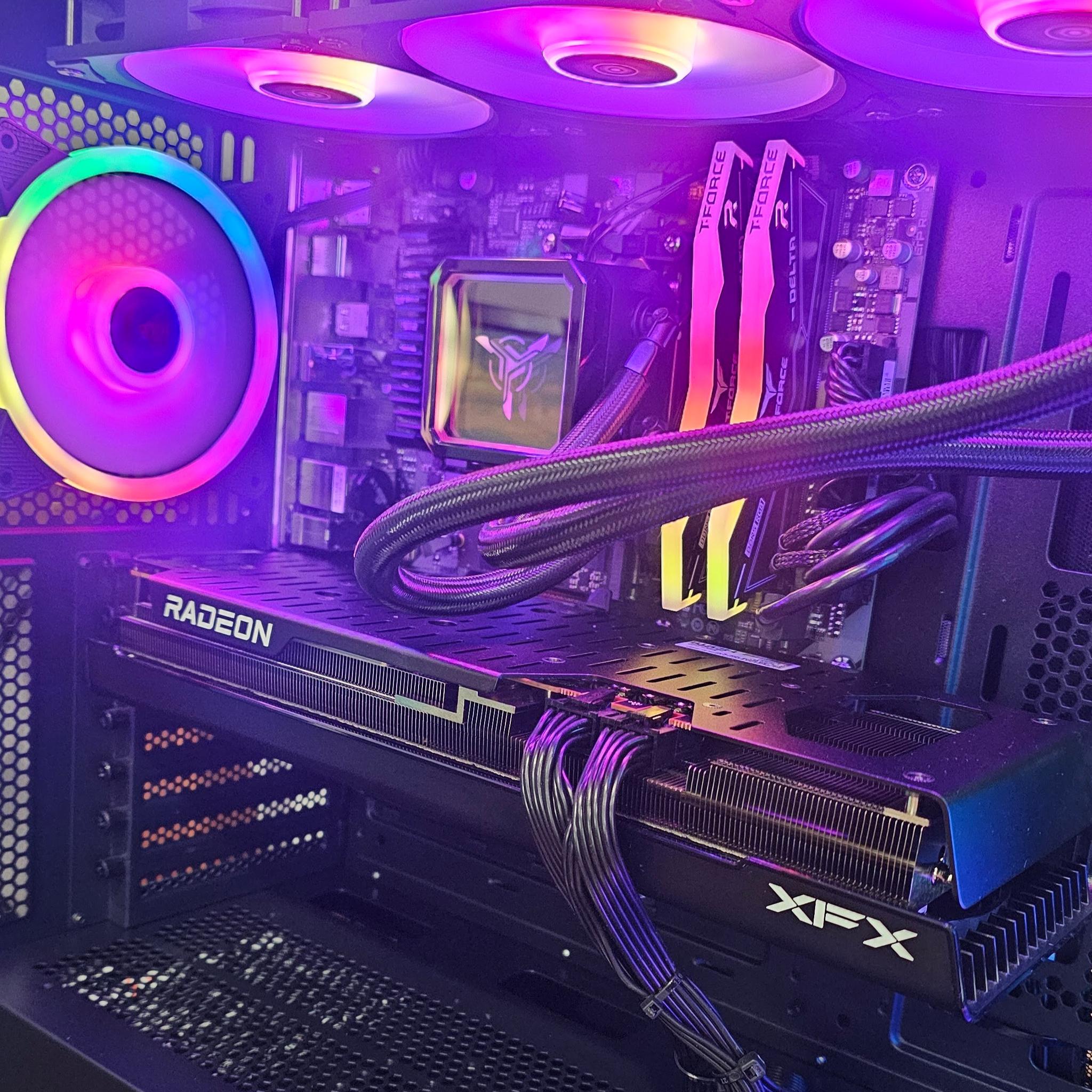 RX 7800XT / Ryzen 7700x / 32GB DDR5 / 2TB Nvme / Windows 11 Pro