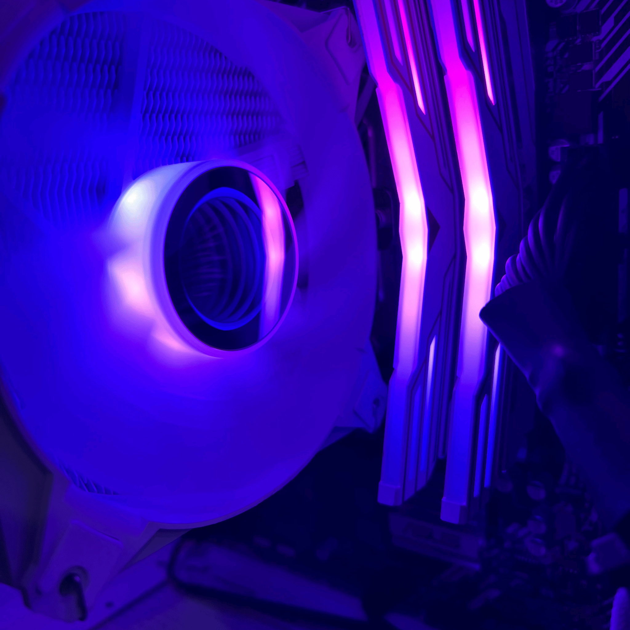 "Shoebox" / Ryzen 5 5600g Igpu gaming pc with free headset