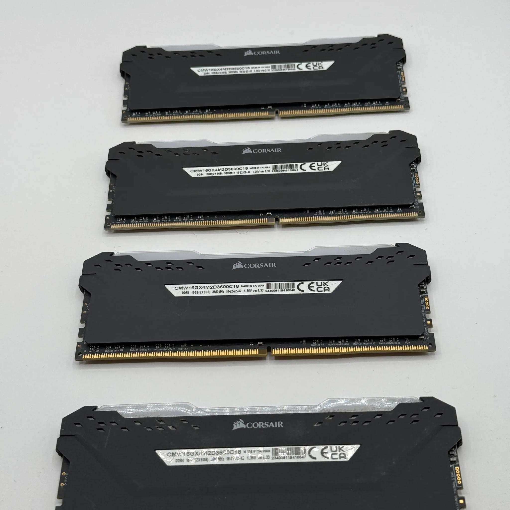 4 x 8GB Corsair Vengeance PRO RGB DDR4 3600MHz CL