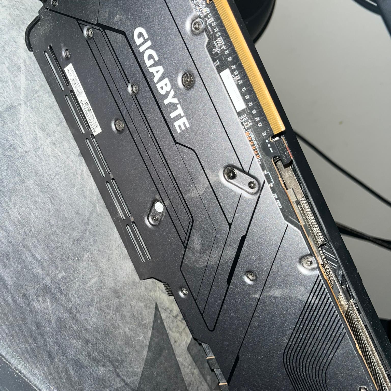 GIGABYTE Radeon RX 7700 XT