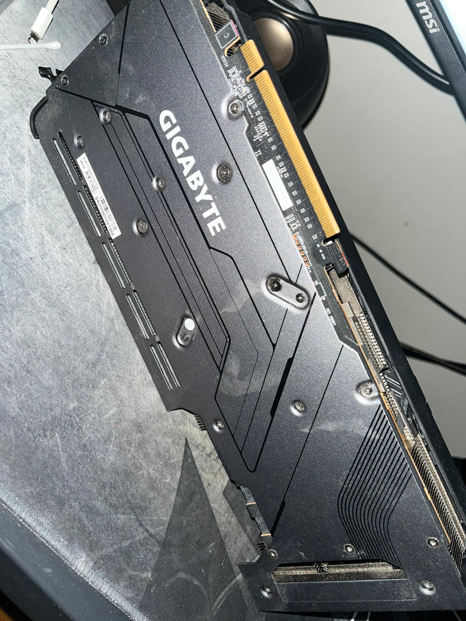 GIGABYTE Radeon RX 7700 XT