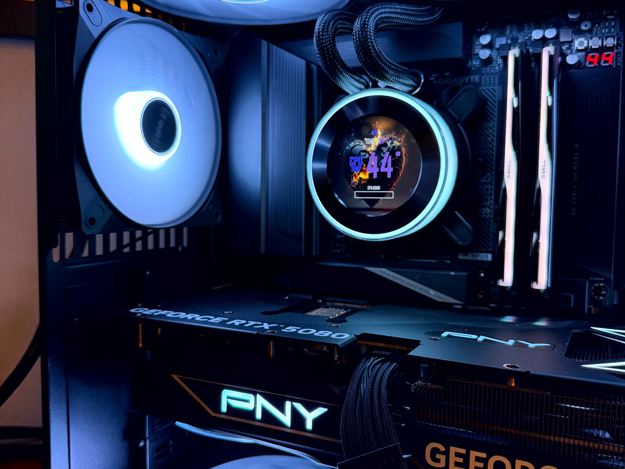 Dark Heart - RTX 5080 OC | Ryzen 7 9800x3d | 2TB | 32GB @6400 MT/sec CL30 | 1200W Platinum PSU