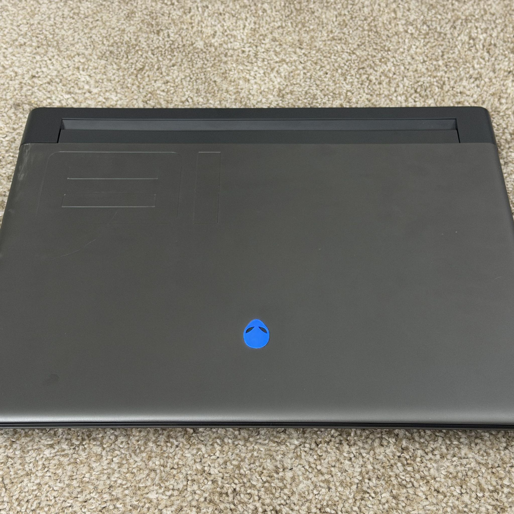 Alienware M18 R2 - 32GB DDR5 - Intel Core I9-14900HX - NVIDIA GeForce RTX 4090 16GB - 2TB SSD