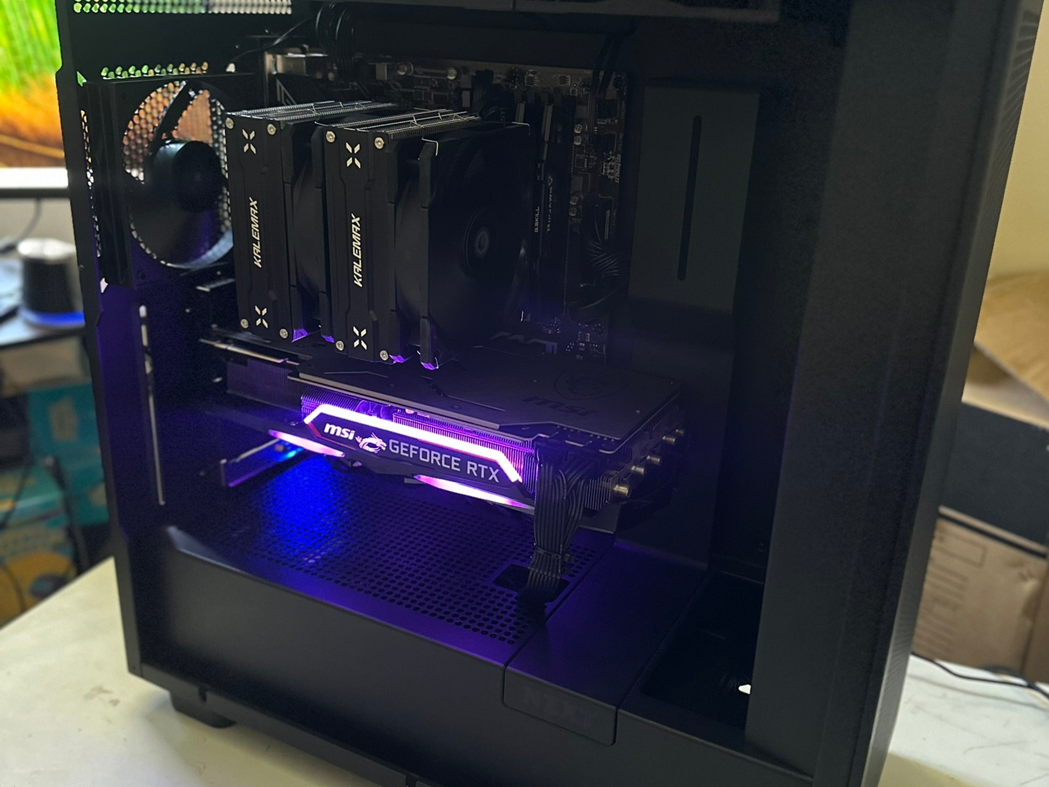 i7-9700 / RTX 2080 / 1TB NVME / 16GB RAM