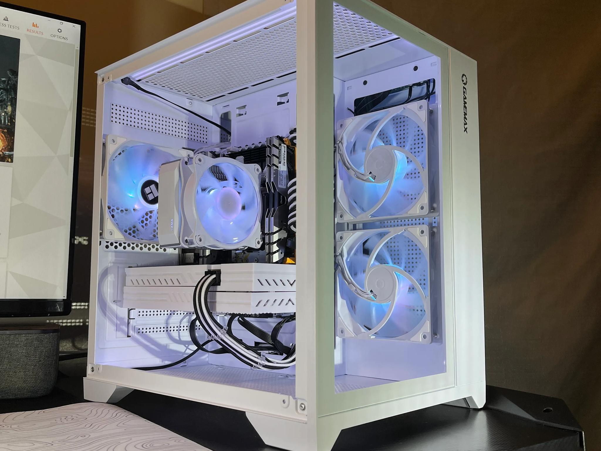 ⬜ White and RGB Gaming PC | Intel Xeon E5-2670 v3 & RX 580