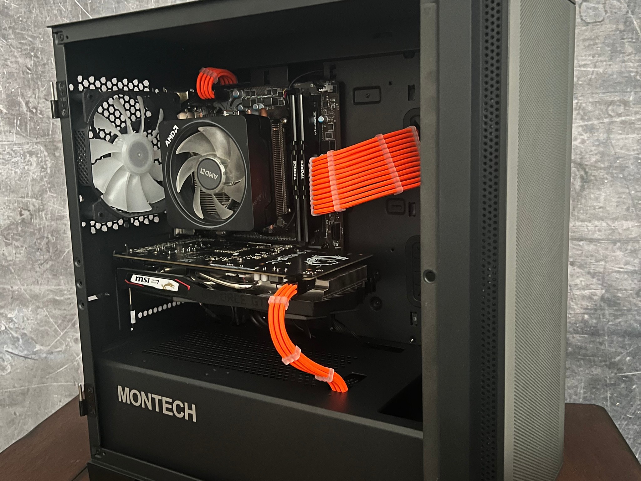 🎉Budget Gaming PC🎉 MSI GTX 1650 Super - Ryzen 7 2700x - 16GB DDR4 RAM - 1TB - New Case -