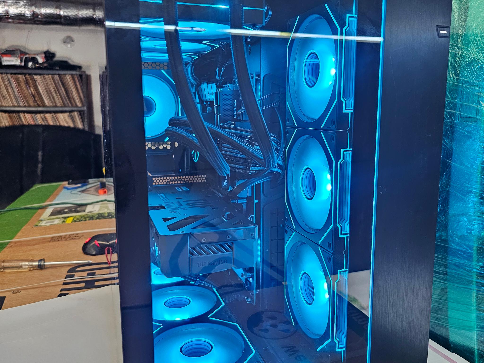 Black gaming pc | i9 12900k | 32gb ram ddr5 | 9060 rx 16gb | 2tb ssd | Windows 11 pro | wifi + BT |