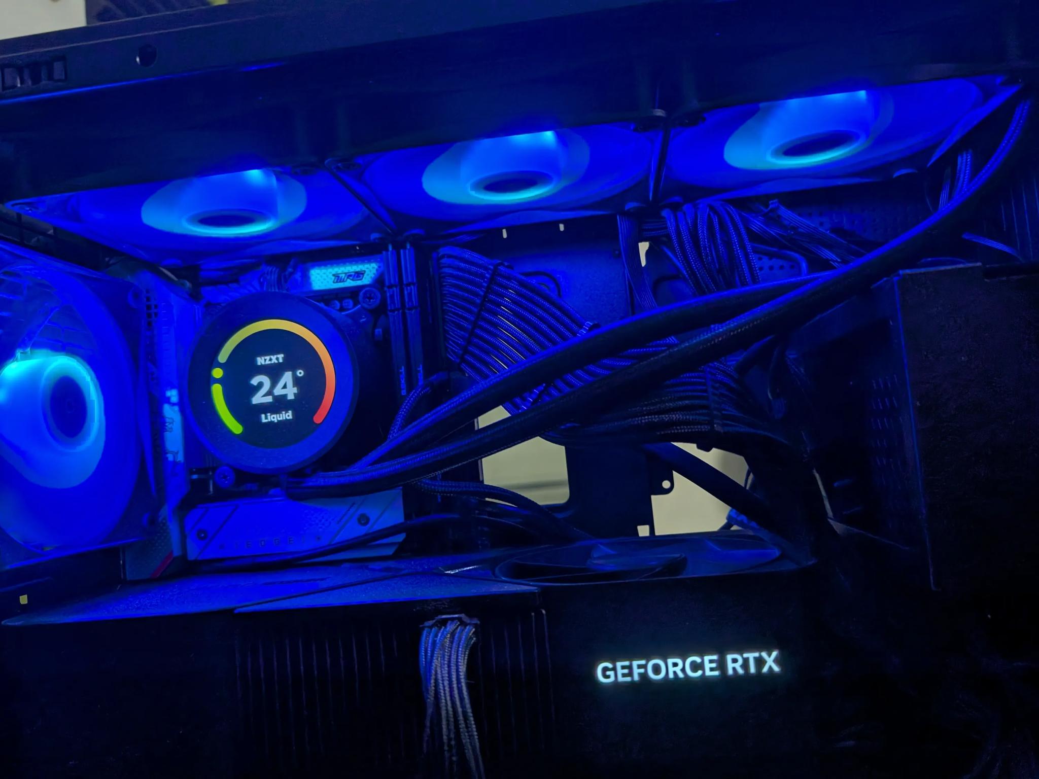 Nvidia RTX 4080 Super / Intel Core i7-14700K / 2TB NVME / 64GB RAM / 360 AIO / Windows 11 Pro