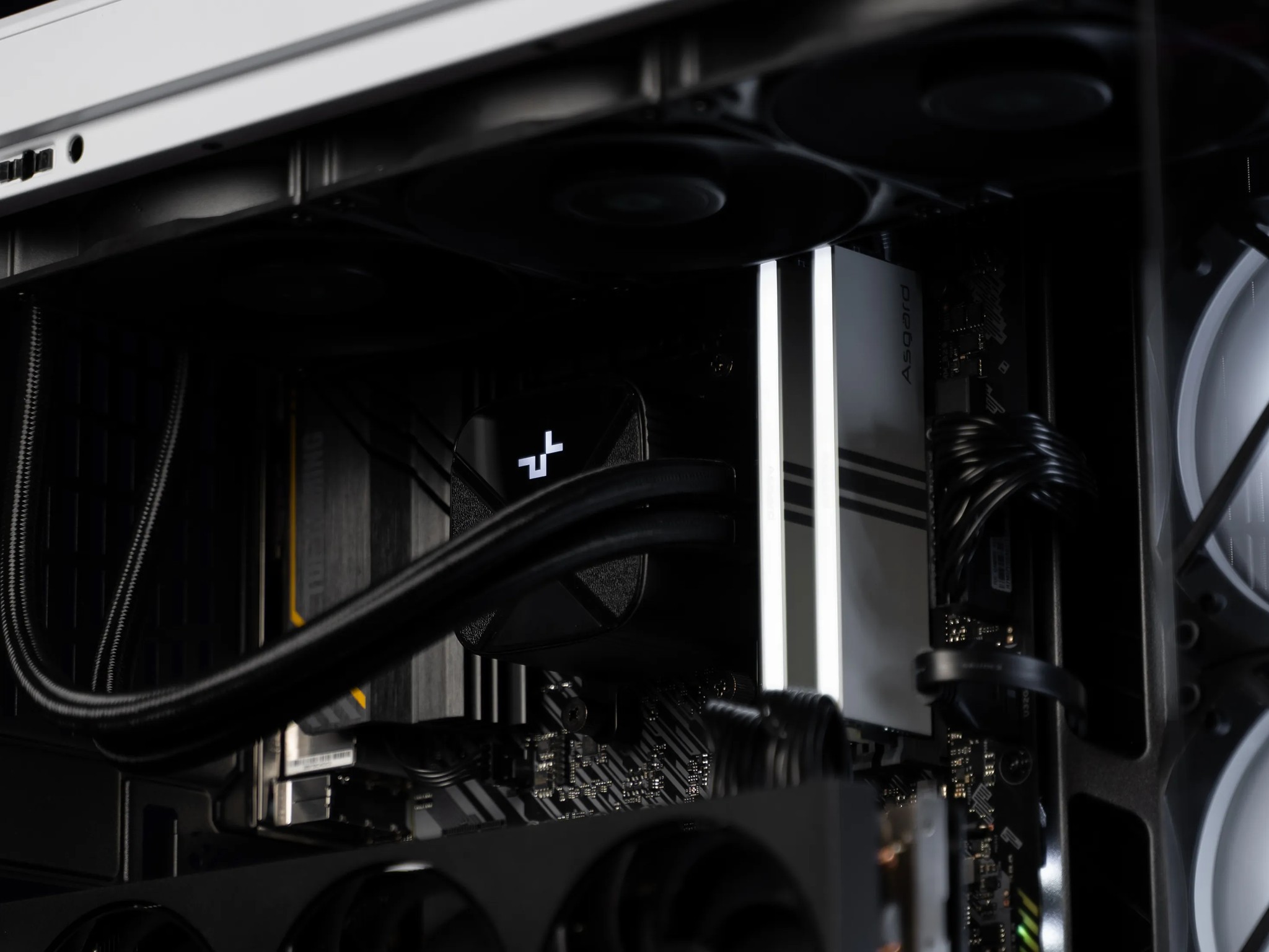 “Prebryte” RX 7700 XT Ryzen 7 32GB Windows 11 Pro 2TB Gaming PC Powerhouse