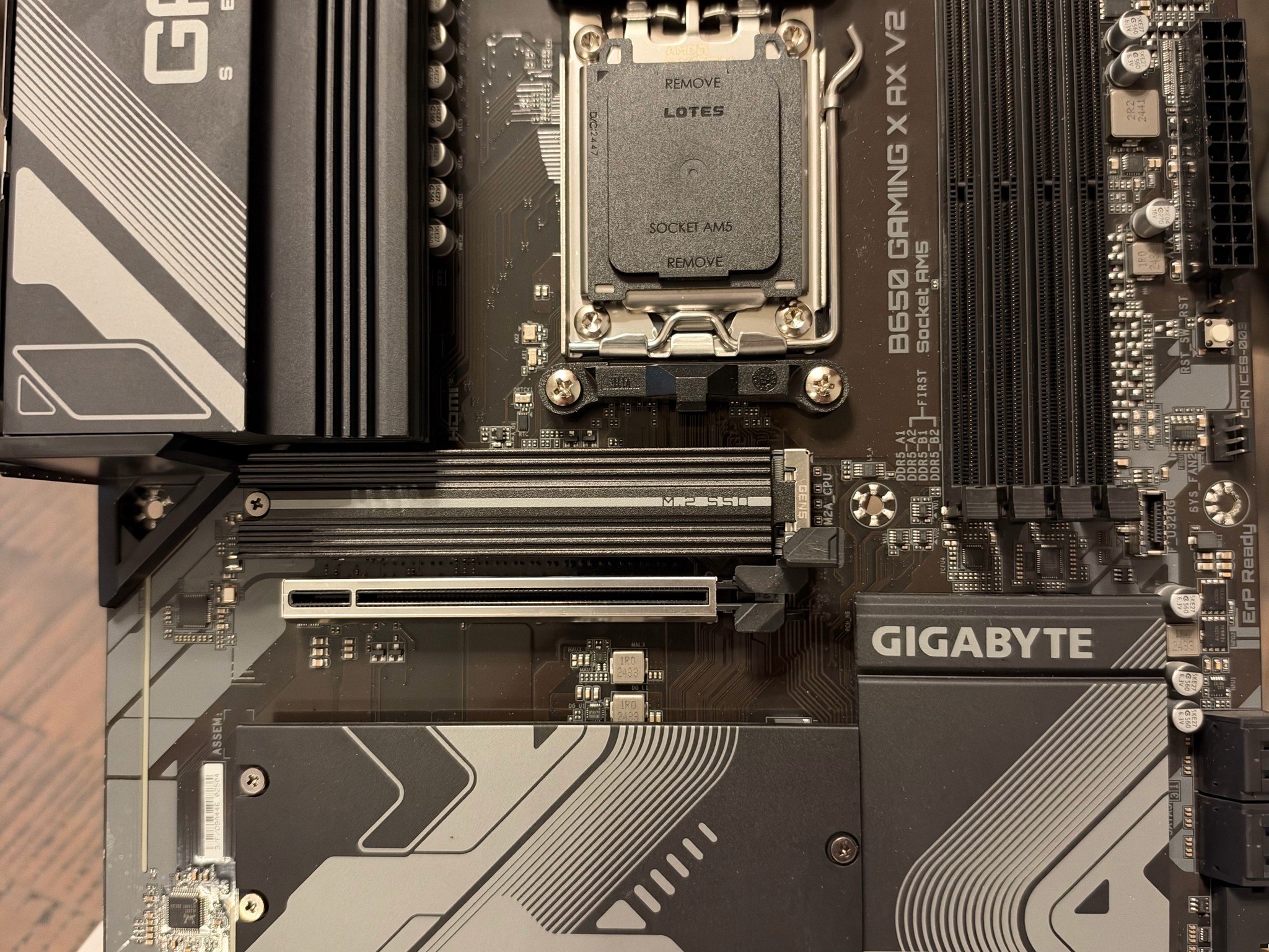 GIGABYTE B650 GAMING X AX V2
