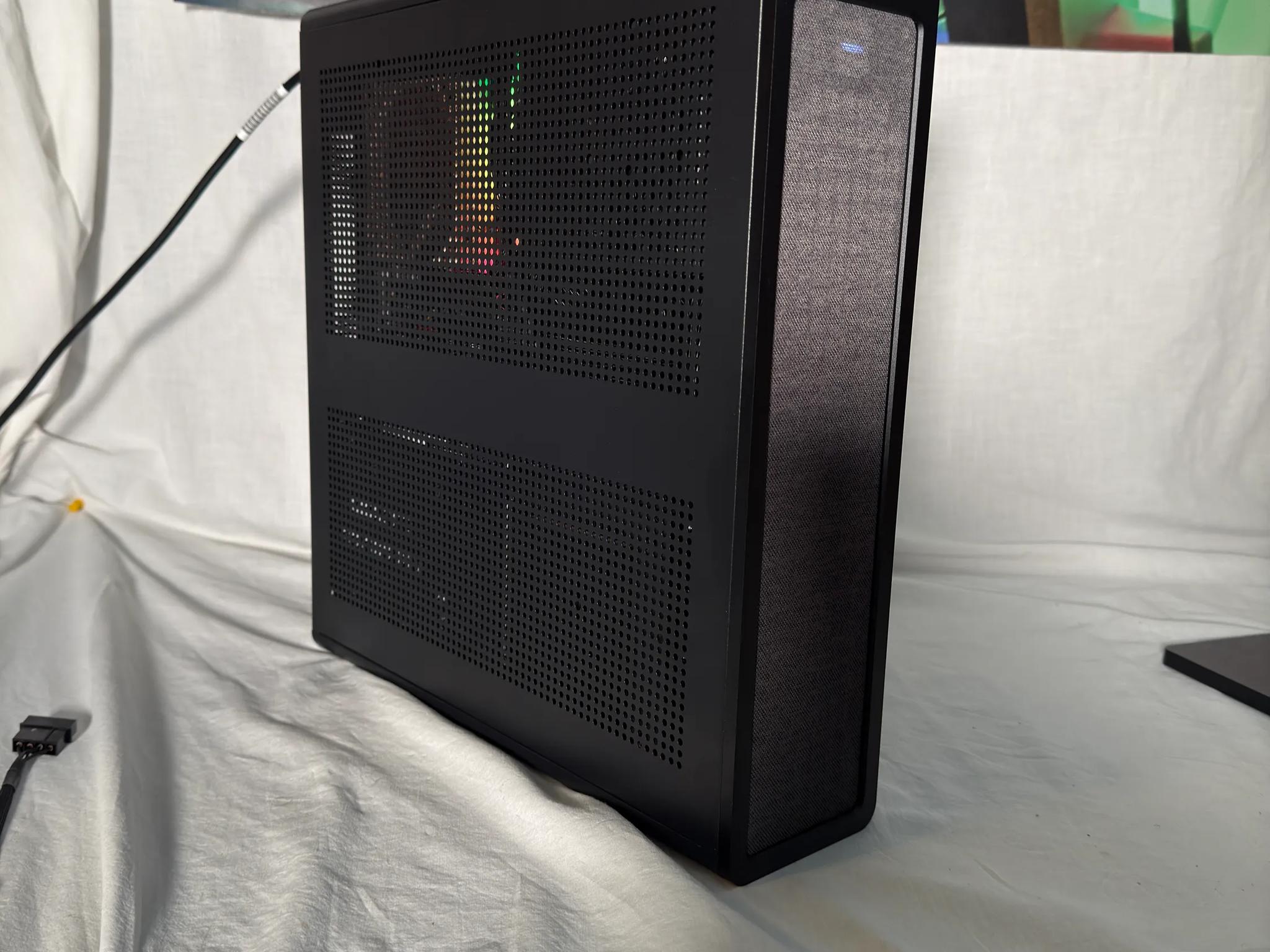 RTX 4070TI SUPER SMALL FORM FACTOR Ryzen 7 7800X3D