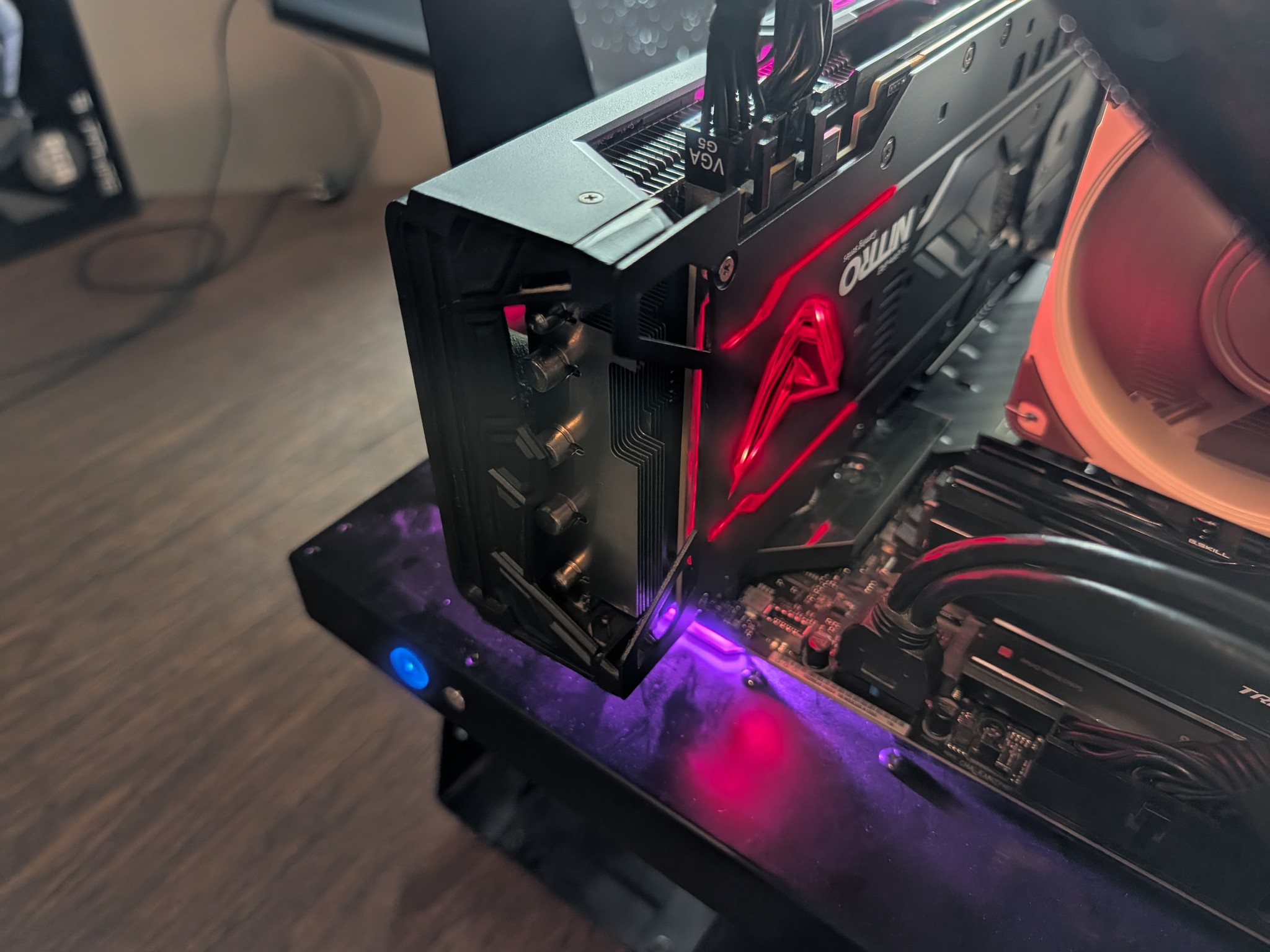 SAPPHIRE NITRO+ Radeon RX VEGA 64 8GB HBM2