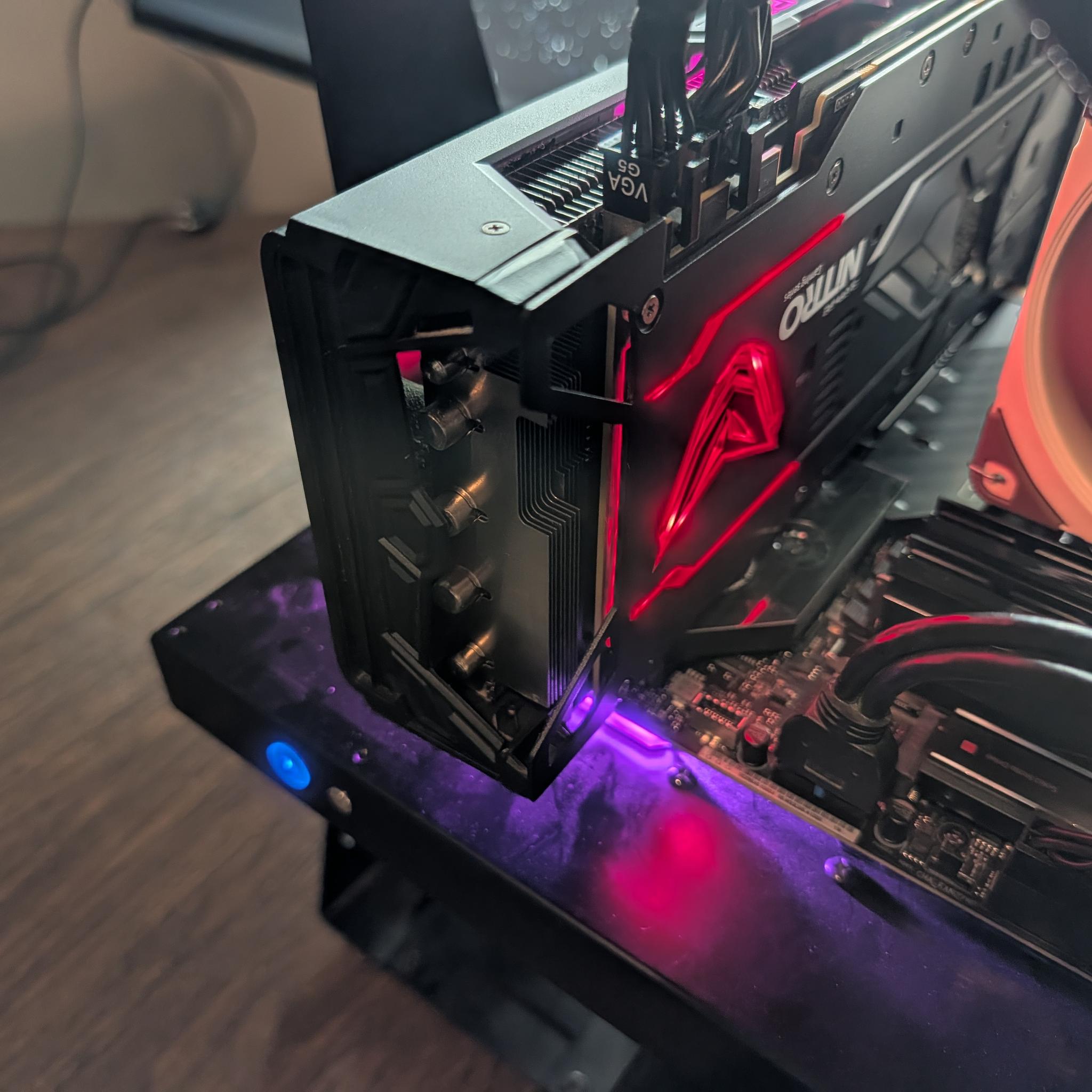 SAPPHIRE NITRO+ Radeon RX VEGA 64 8GB HBM2