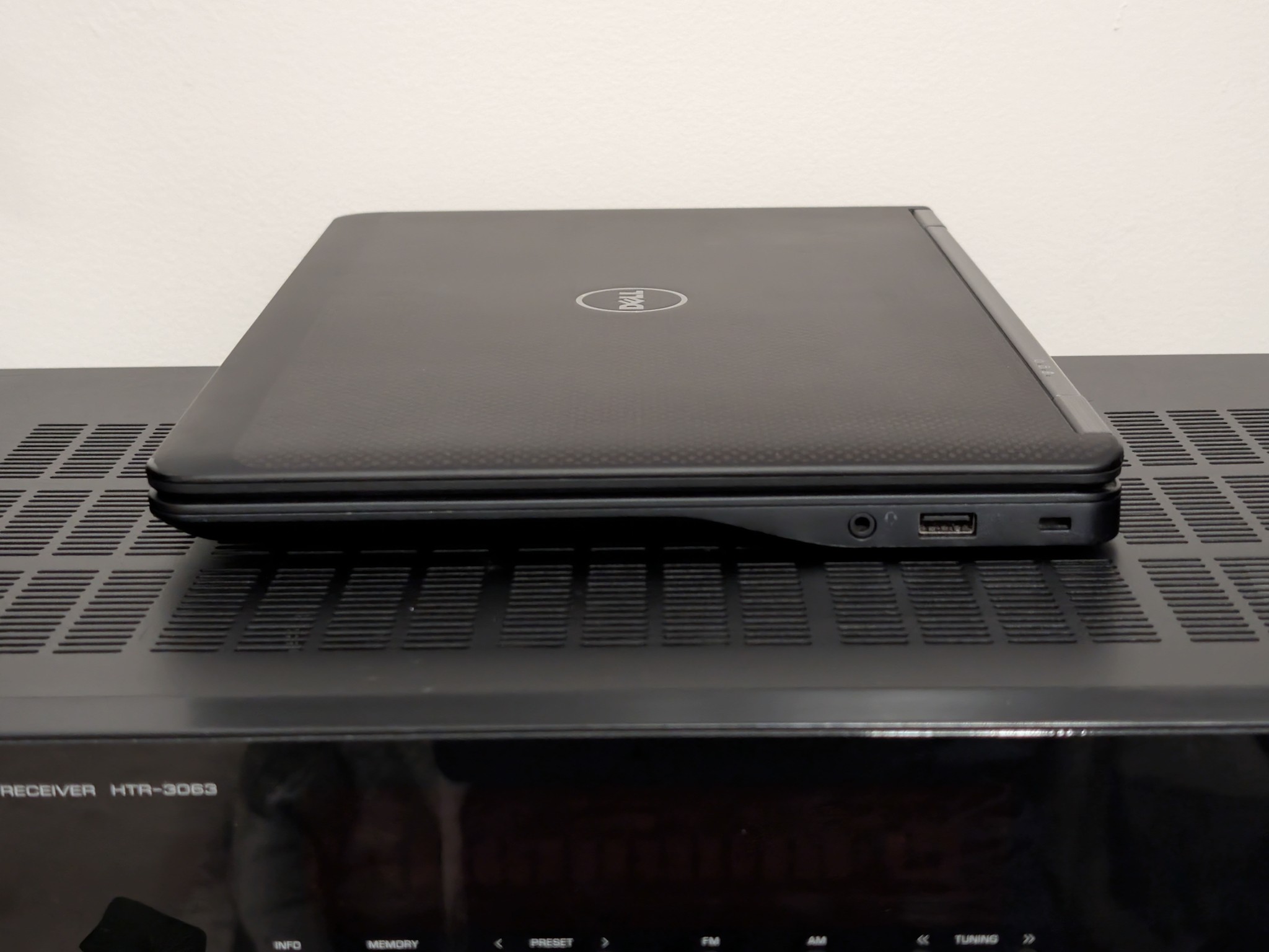 Dell Latitude 14" Touchscreen Laptop / Tablet | Core i7, 8GB, 240GB SSD | Excellent batt