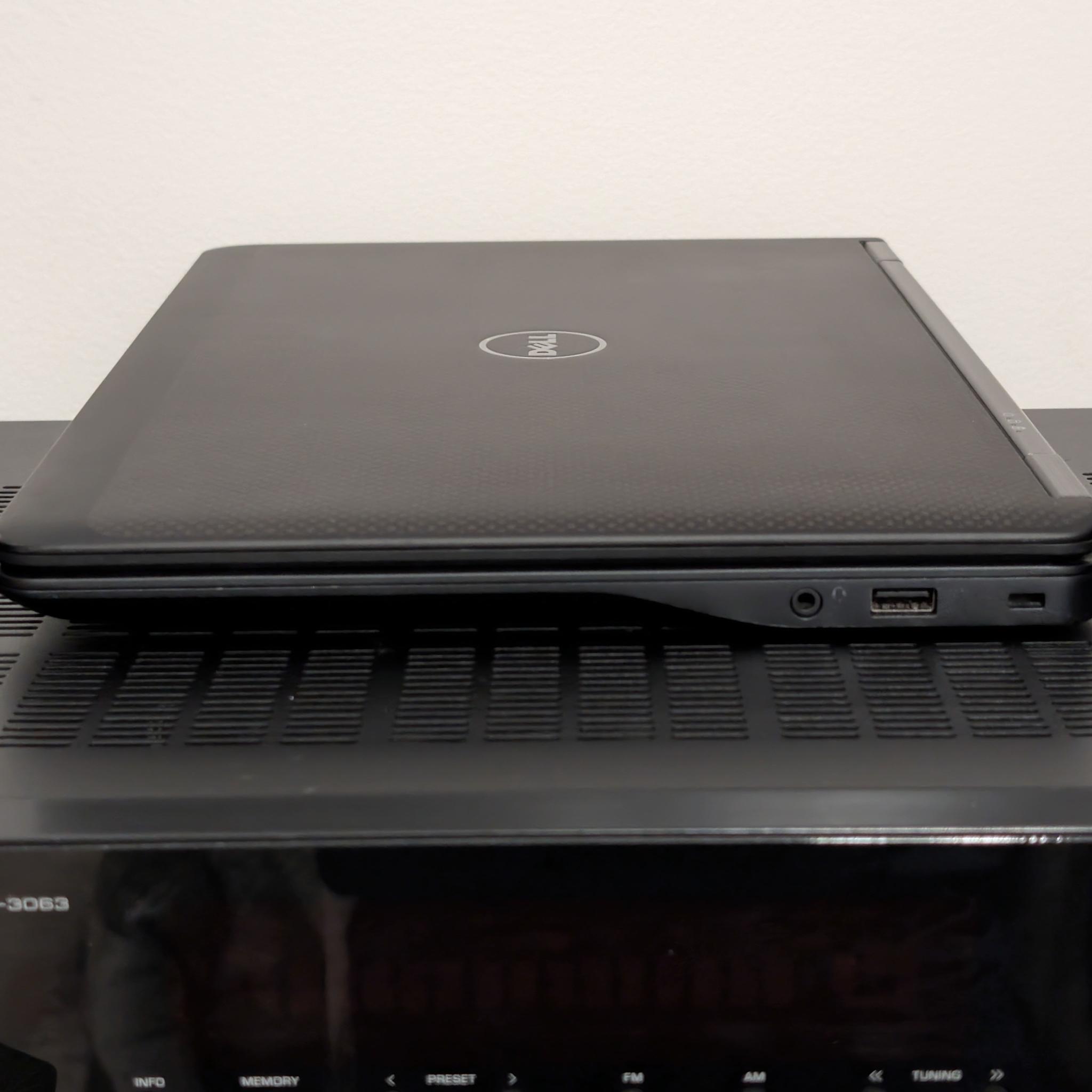 Dell Latitude 14" Touchscreen Laptop / Tablet | Core i7, 8GB, 240GB SSD | Excellent batt
