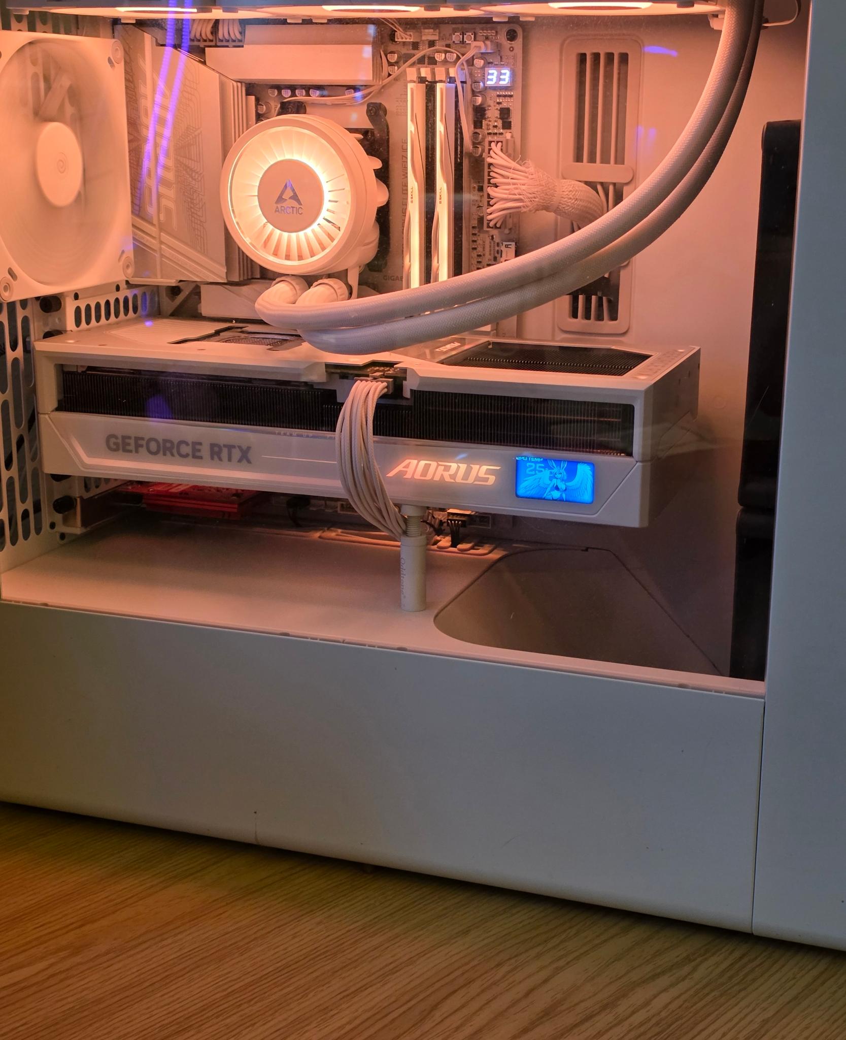 GIGABYTE AORUS GeForce RTX 5090 MASTER ICE 32G