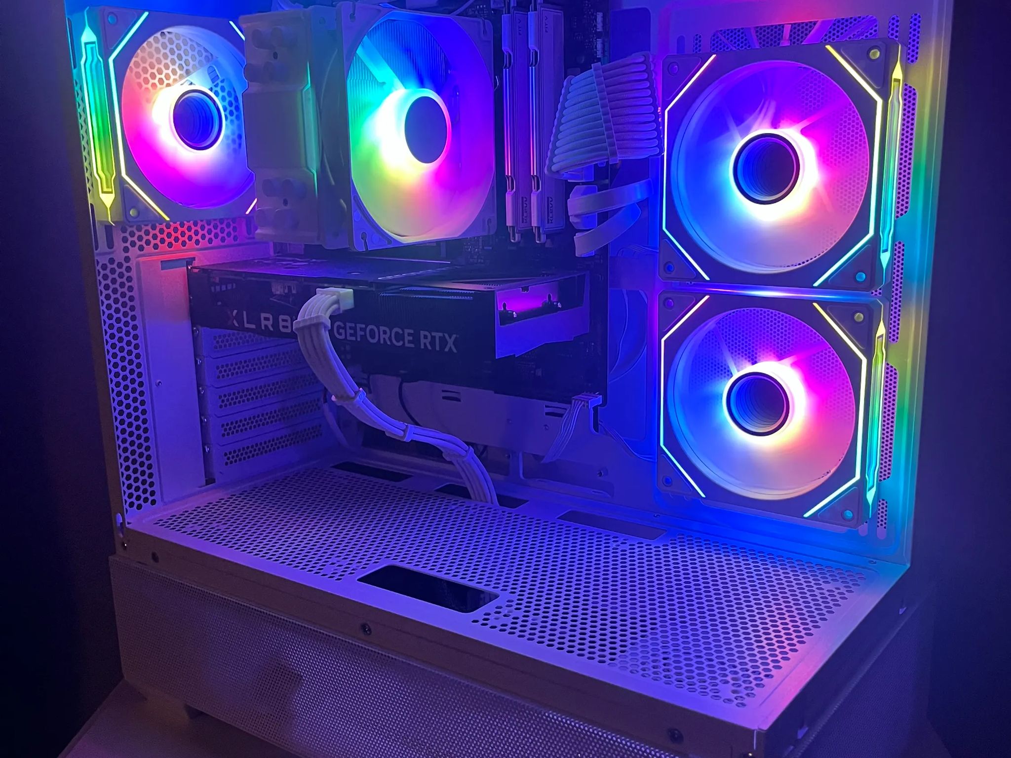 Amazing White 4060 Ti | Ryzen 5 7600x Gaming PC