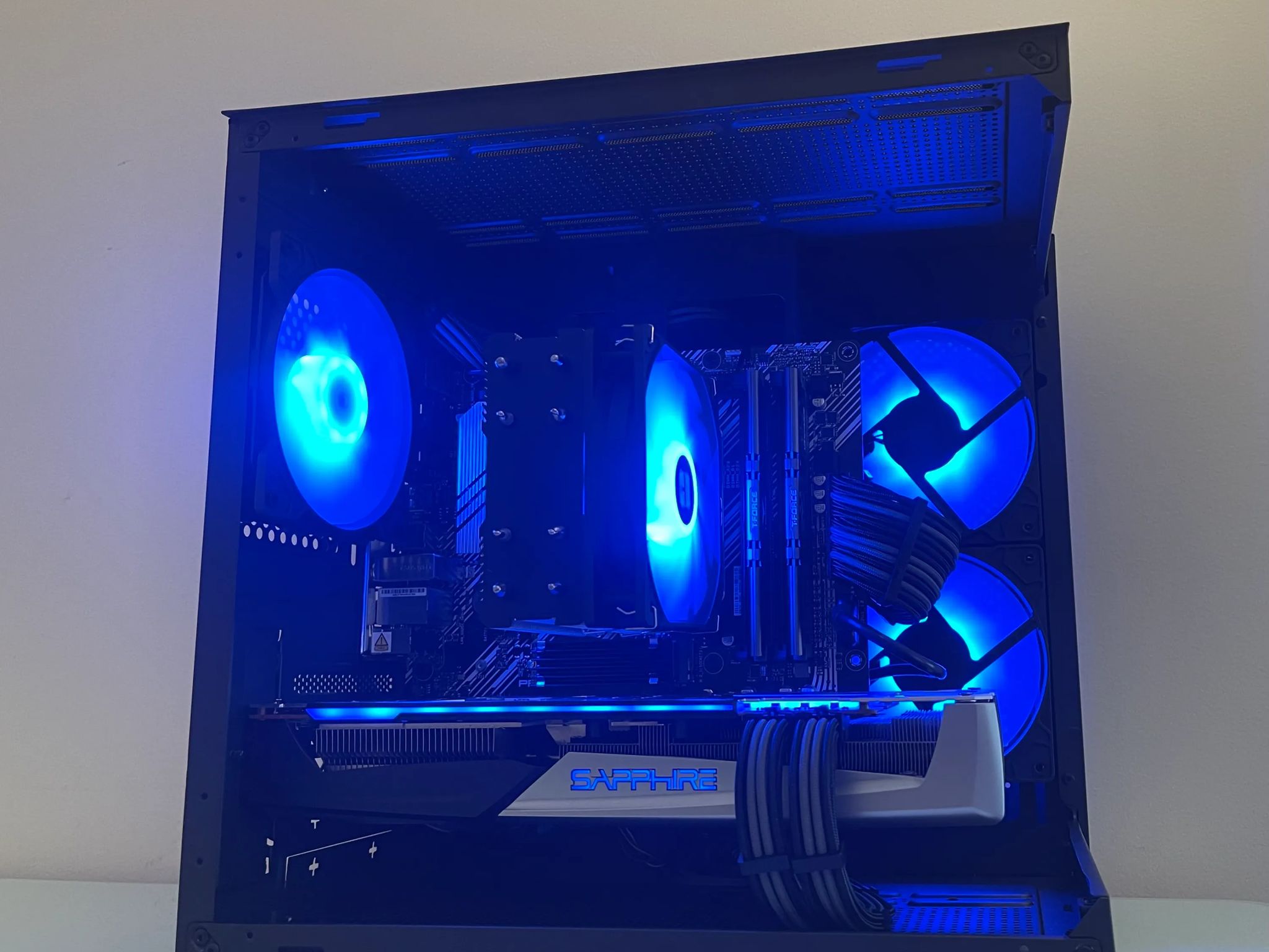[Summer Sale] The Silver Nitro Gaming PC | Ryzen 5600 with Sapphire Nitro+ RX 5700xt