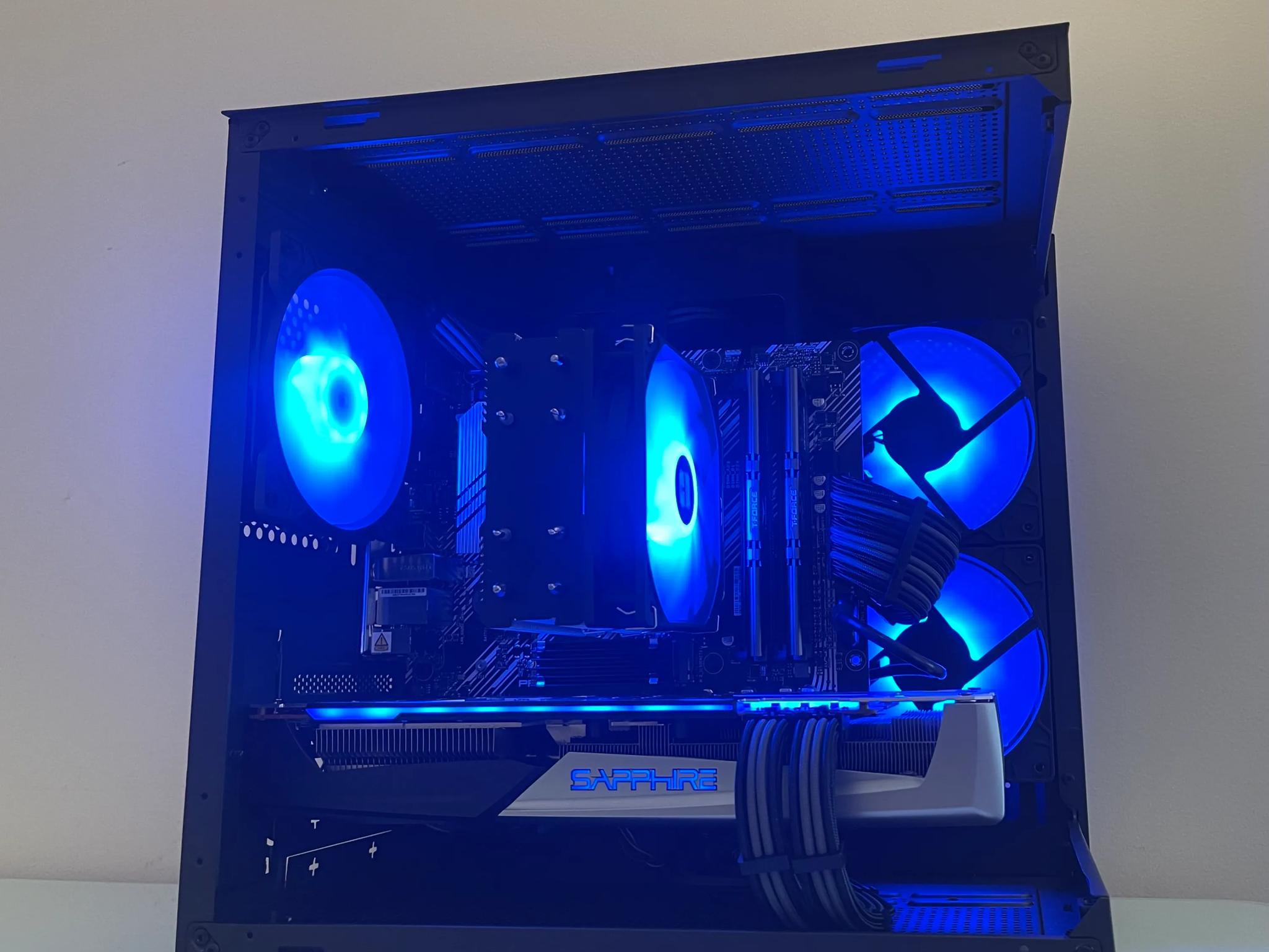 [Summer Sale] The Silver Nitro Gaming PC | Ryzen 5600 with Sapphire Nitro+ RX 5700xt