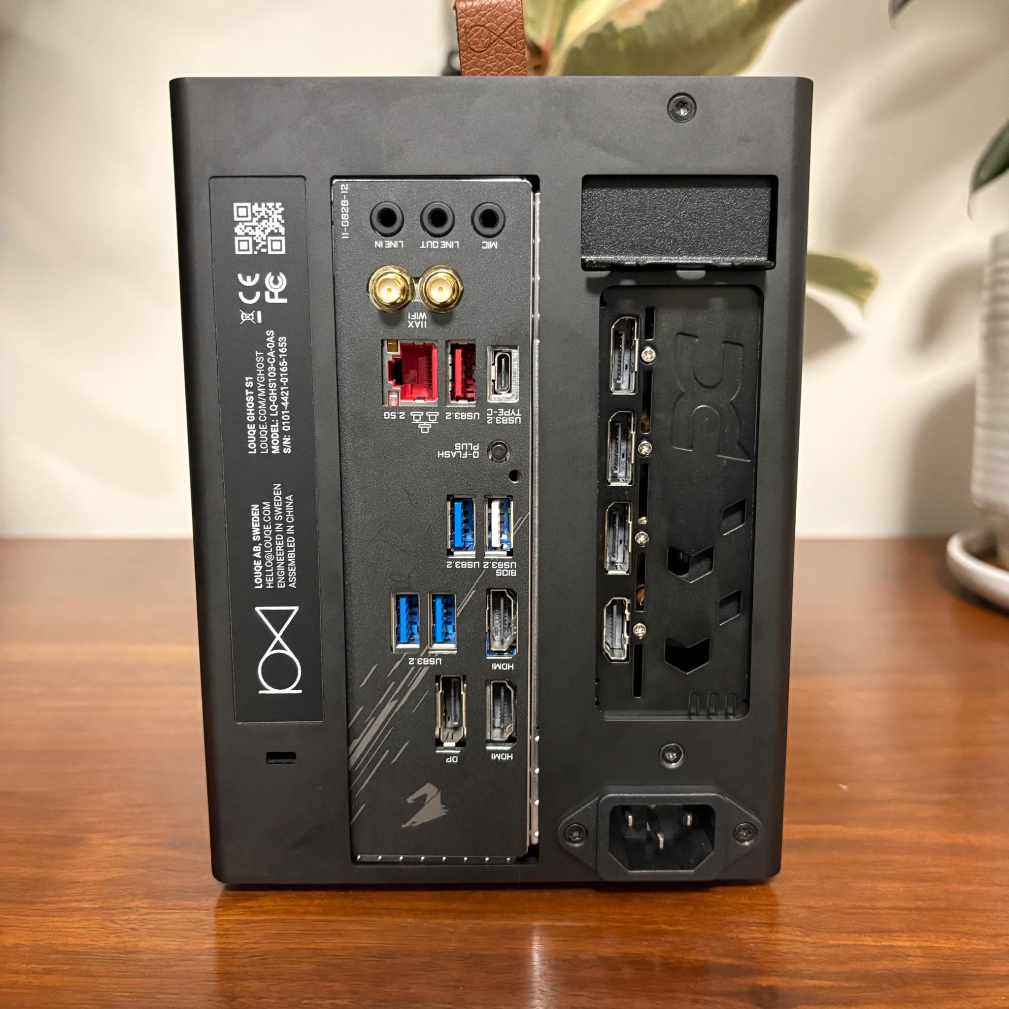 RX 9070 XT | Ryzen 7 5700X3D | 32GB DDR4 | 2 TB SSD | 750W PSU | 1x 120mm Fan | Ghost S1 ITX