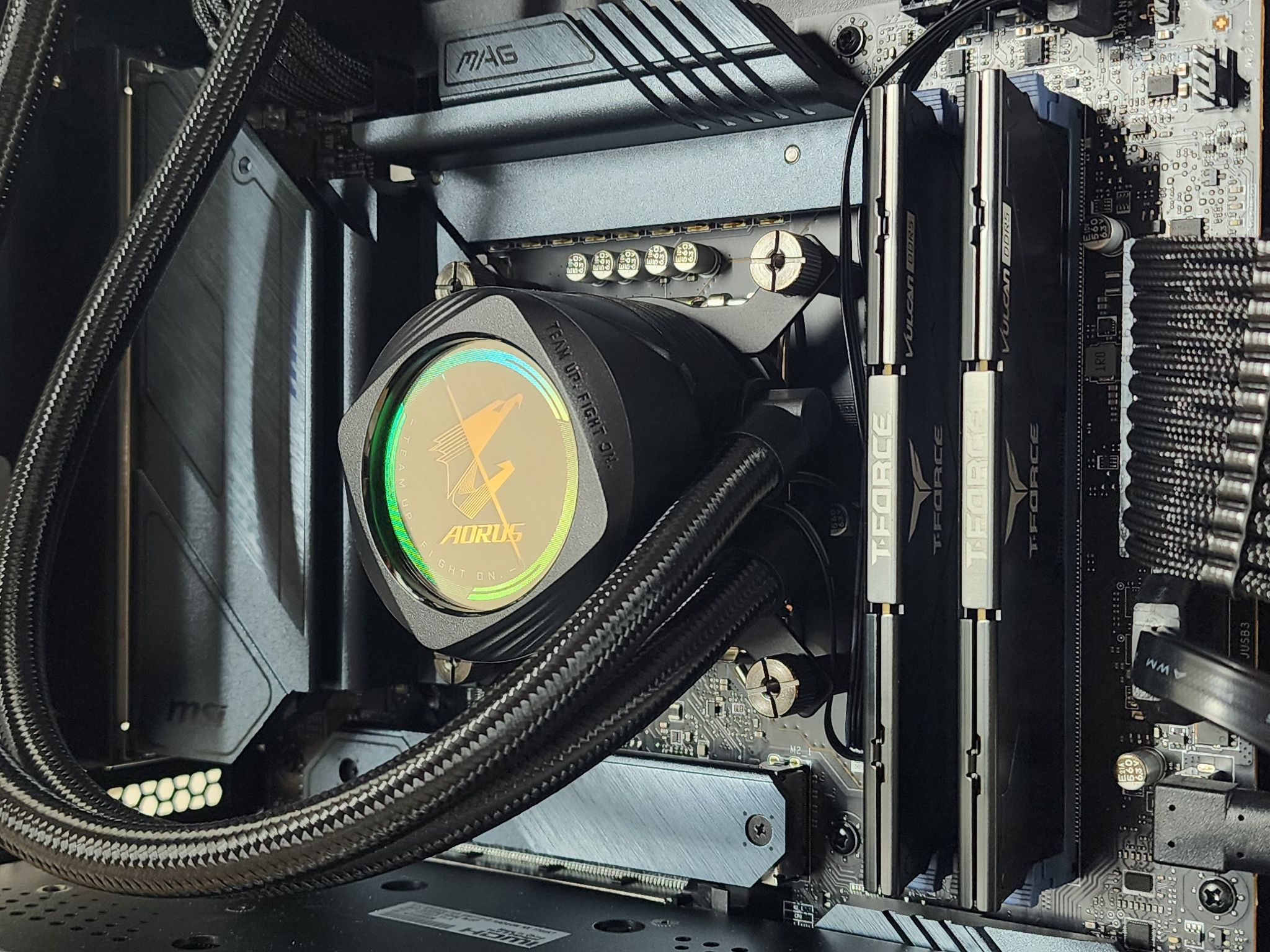 Gaming PC i5-14600KF 16GB RAM 1TB SSD RX 7700 XT 12GB Windows 11 Computer