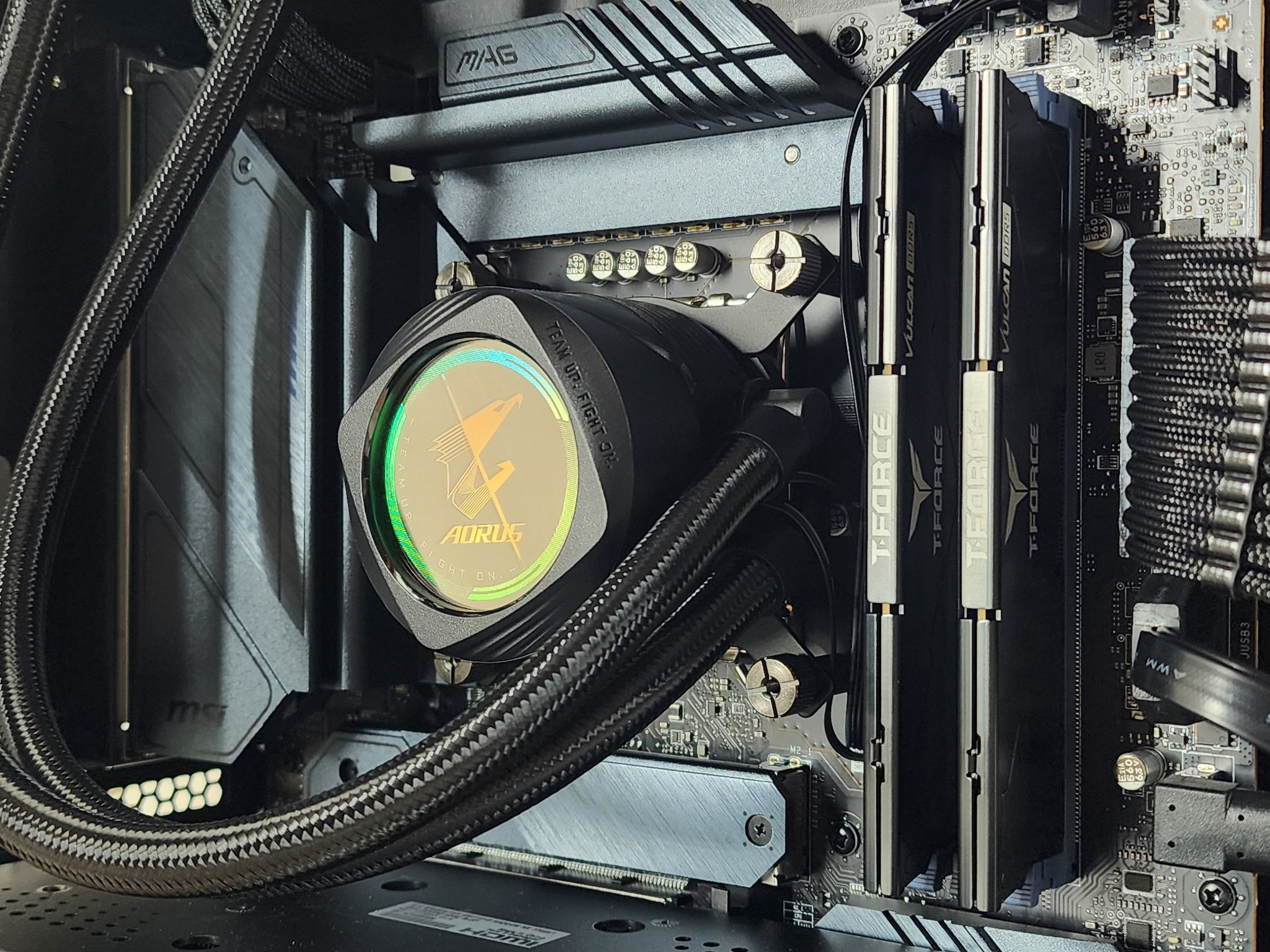 Gaming PC i5-14600KF 16GB RAM 1TB SSD RX 7700 XT 12GB Windows 11 Computer