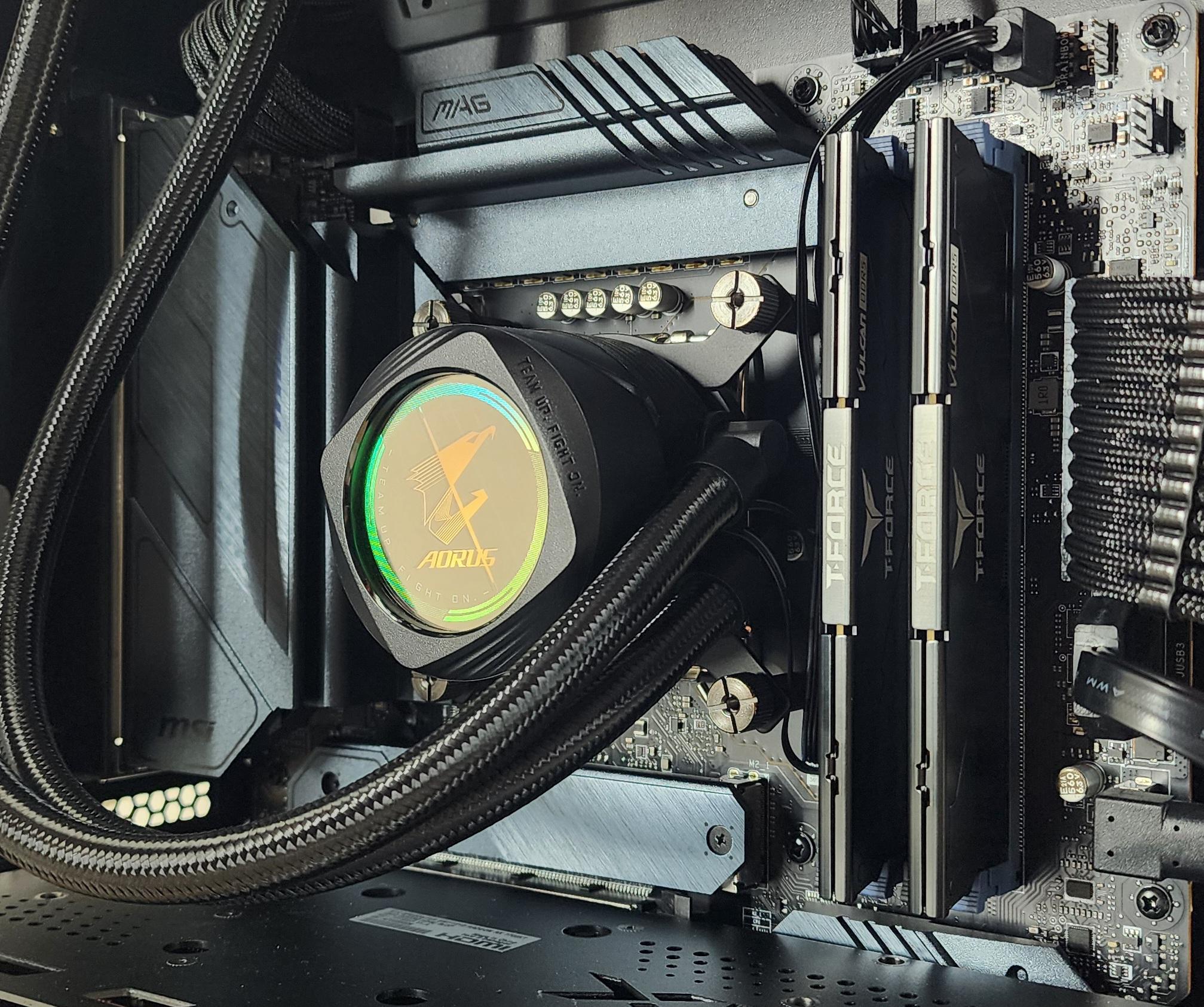 Gaming PC i5-14600KF 16GB RAM 1TB SSD RX 7700 XT 12GB Windows 11 Computer