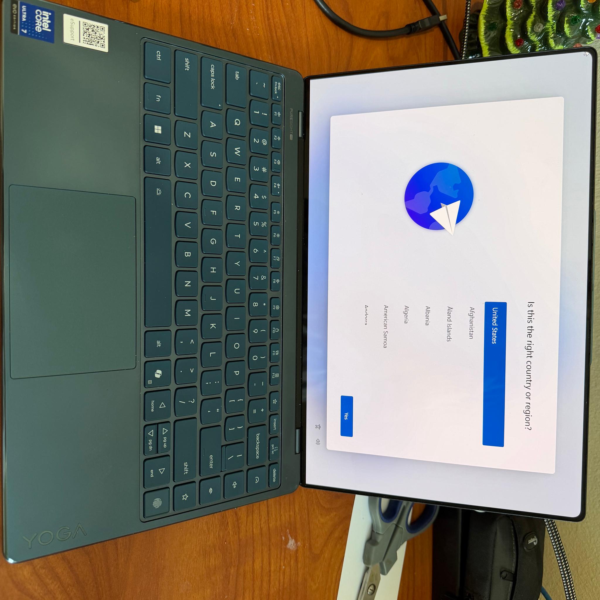 Lenovo Yoga Slim 9i Copilot+ 14" 4K 120Hz OLED Touch Intel Ultra 7 258 32GB 1TB