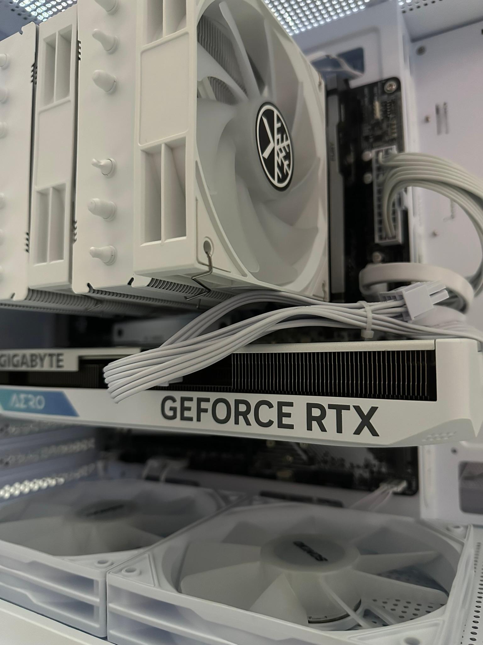Ryzen 5 8400F / RTX 4060 / 512GB NVME / 16GB RAM