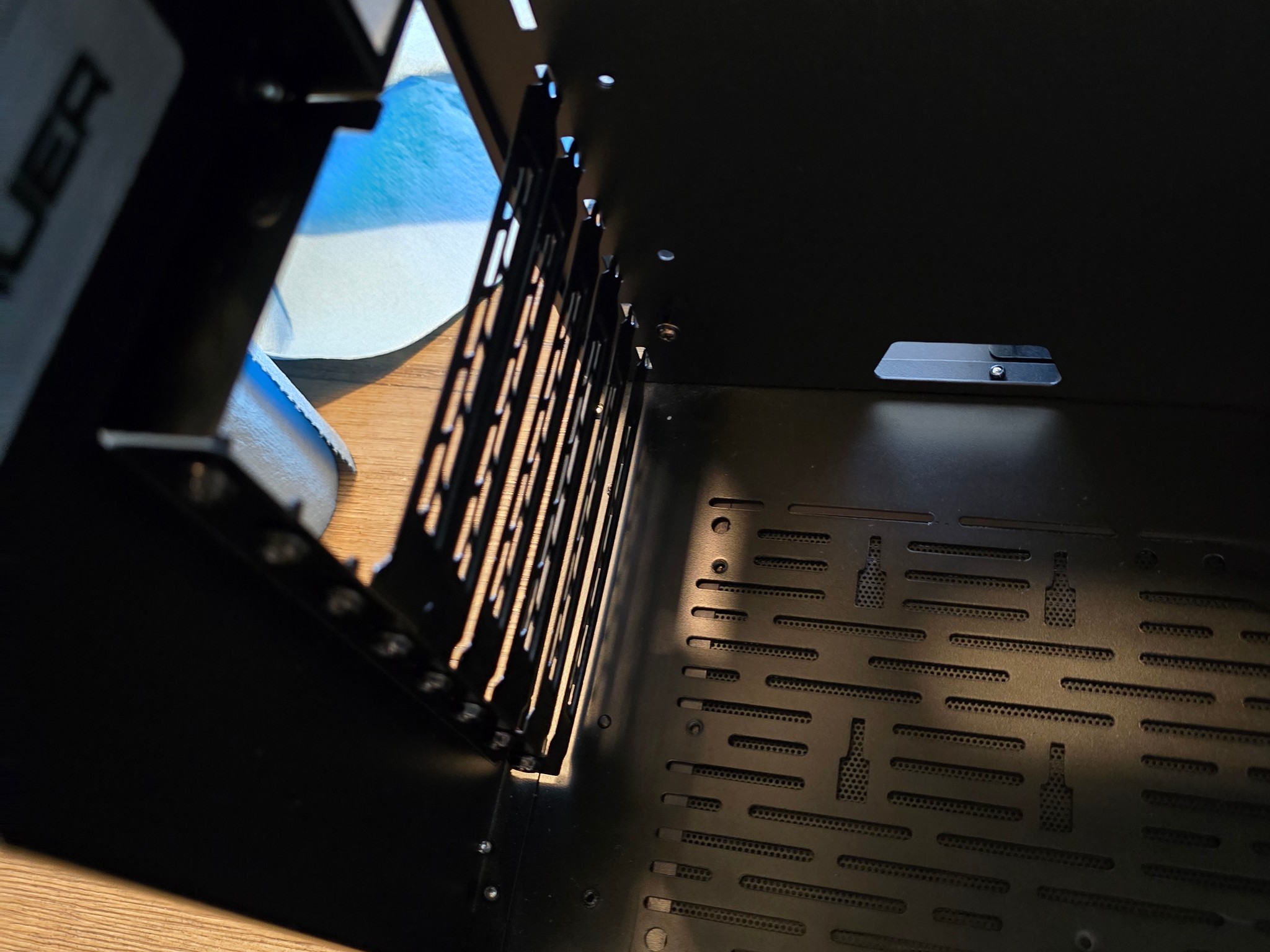 Lian Li Titan X O11D Case with built in Reservoir/Pump and 1 TB WD Gen 4 NVME (Read Description)
