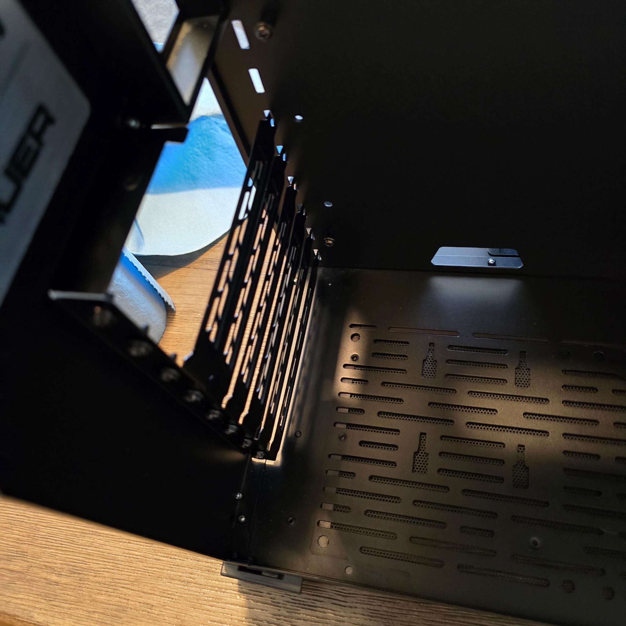 Lian Li Titan X O11D Case with built in Reservoir/Pump and 1 TB WD Gen 4 NVME (Read Description)