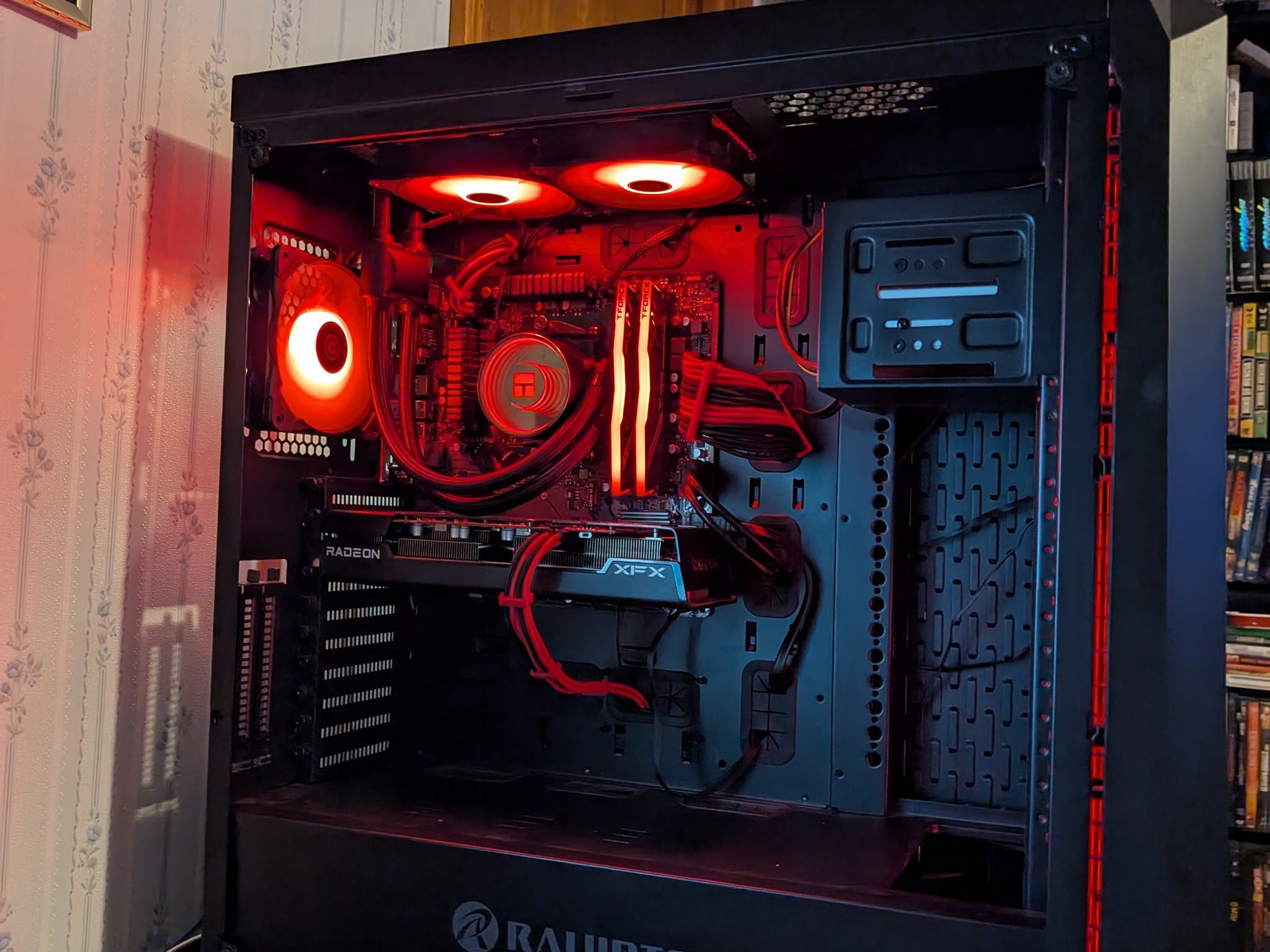 RX 6600XT Ryzen 5 3700x 16GB 800 GB  Windows 11 PRO Gaming PC Powerhouse