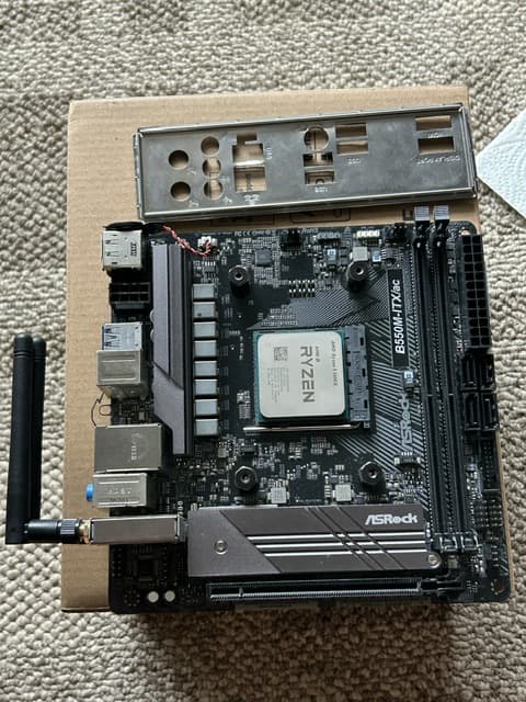 Ryzen 5 5600X / ASRock B550M-ITX/ac  / Cooler Master Hyper 212 Combo