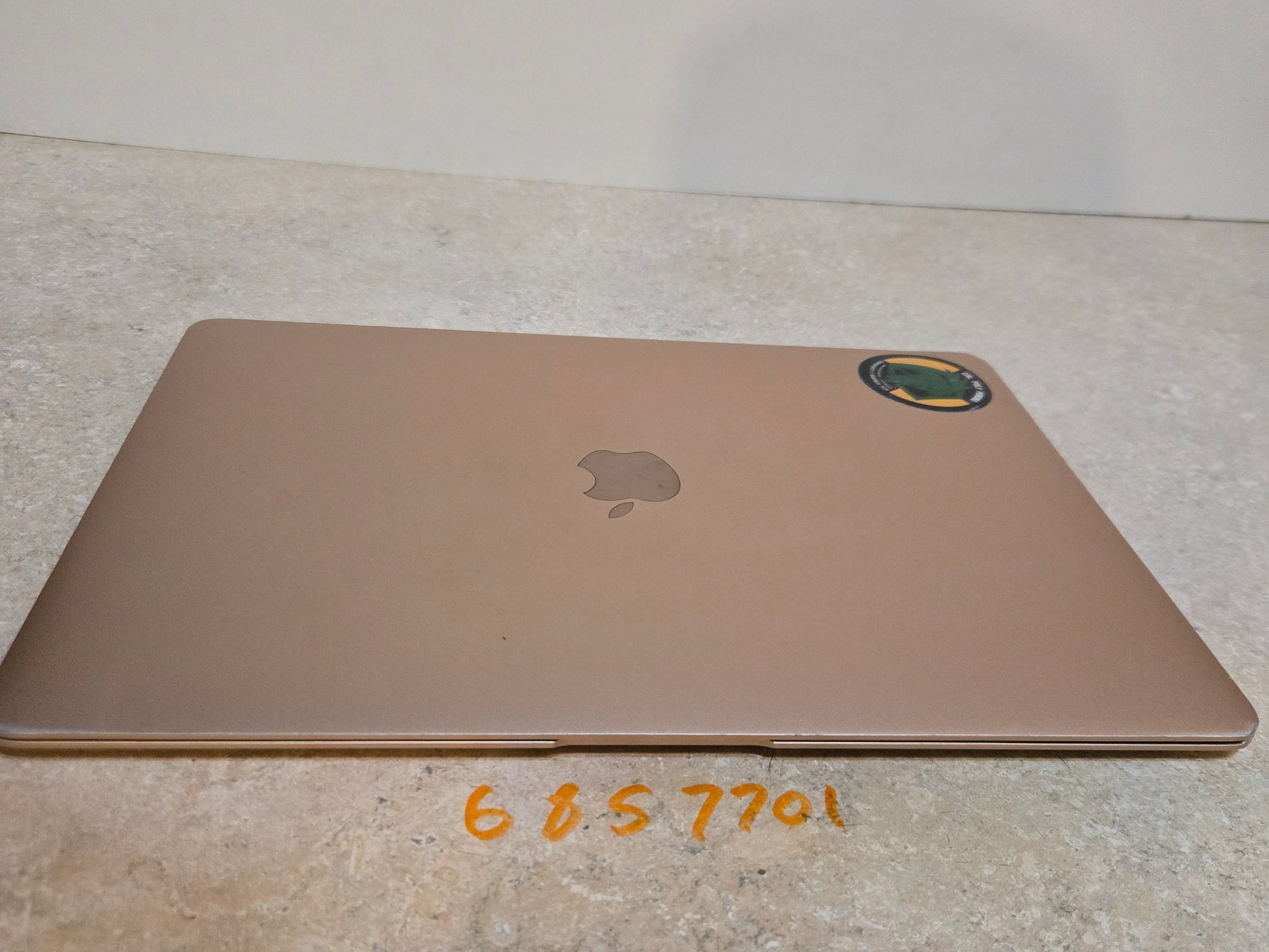 Apple Macbook Air 13 Inch Laptop - 2018 - intel i5 - 256GB SSD - Model A1932