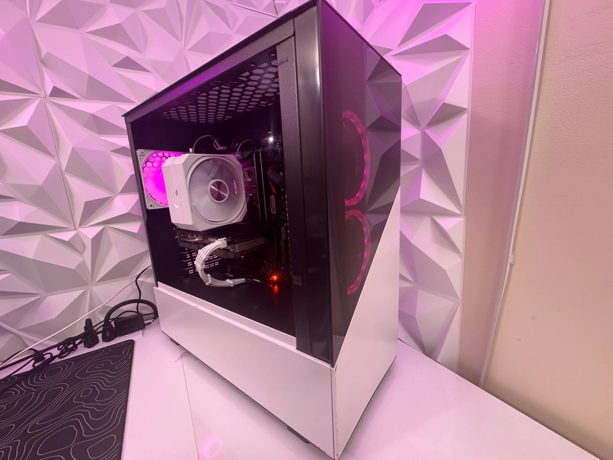 ⚪️ Clean White RTX 2060 Super 8GB + intel i7 Gaming PC | 32GB