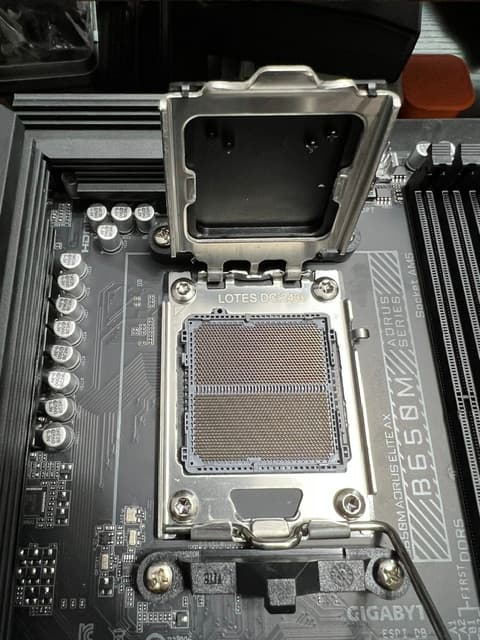 GIGABYTE B650M AORUS ELITE AX - Image 3