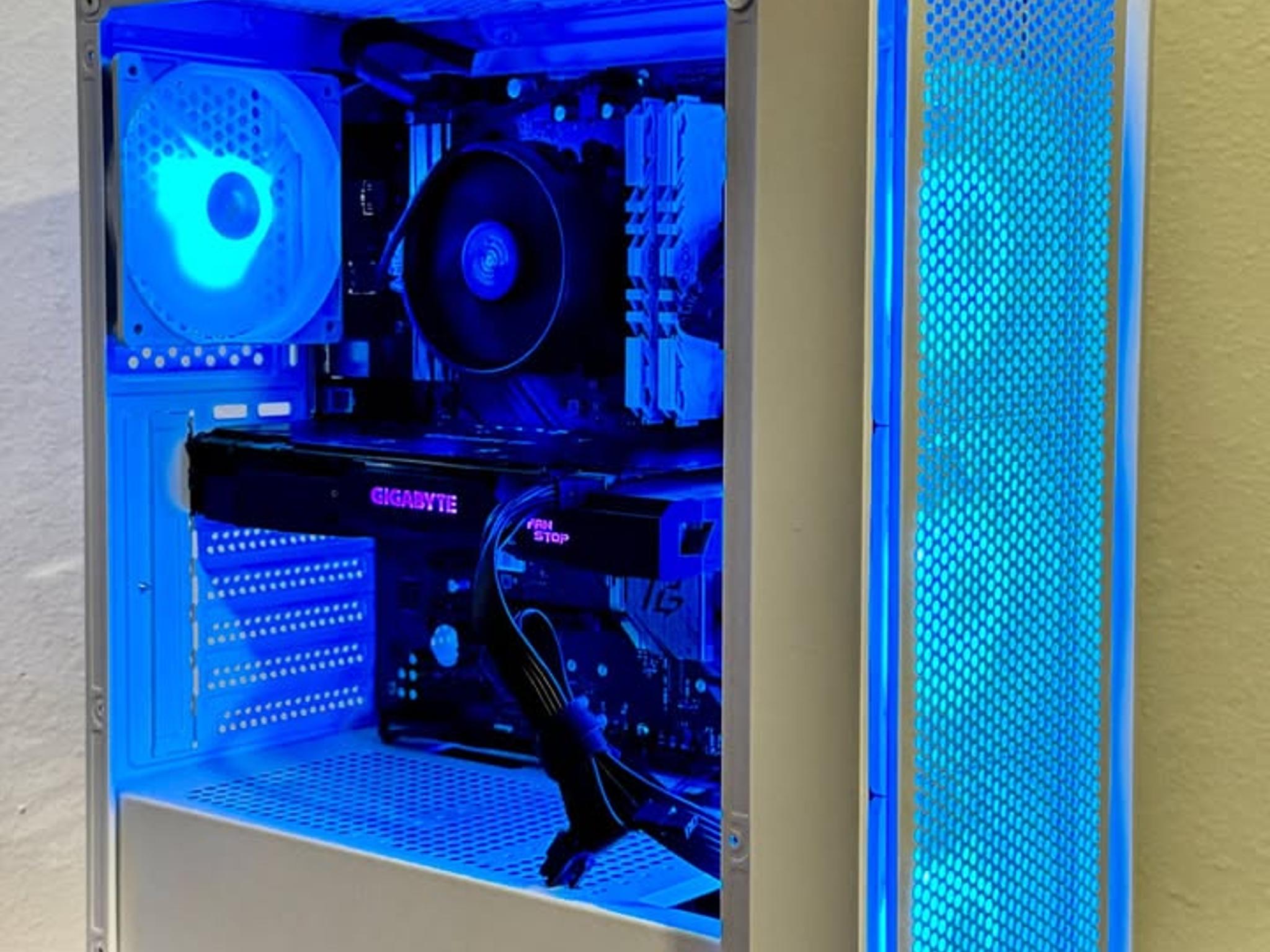 ❄️🎮 White RGB Gaming PC – Ryzen 5 5500 | GTX 1070 8GB | 16GB RAM | WIFI
