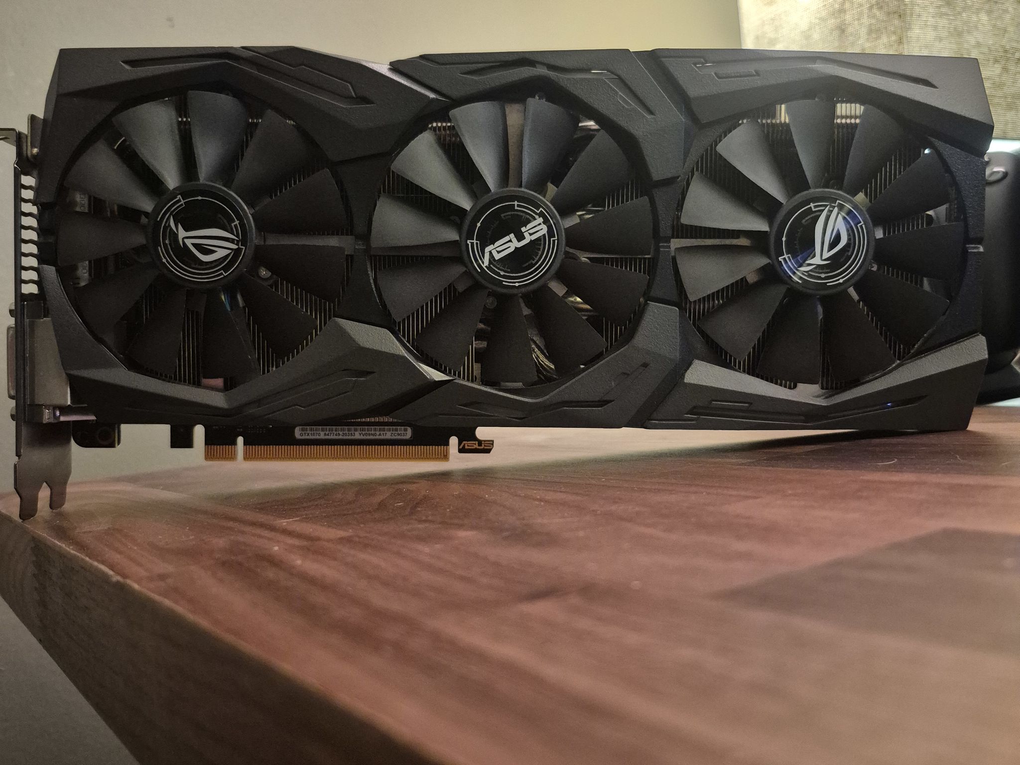 GTX 1070 + RYZEN 5 1400