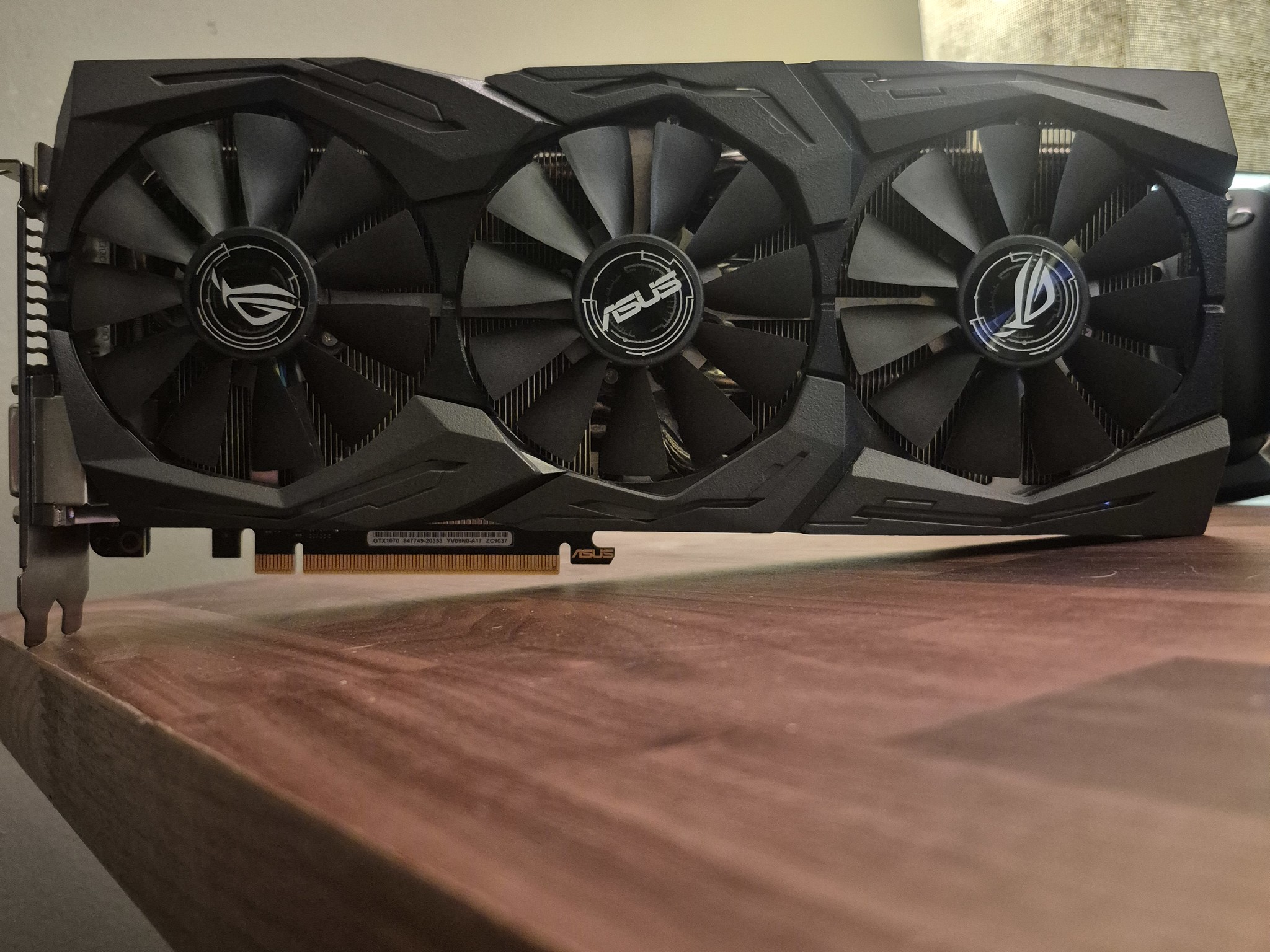 GTX 1070 + RYZEN 5 1400