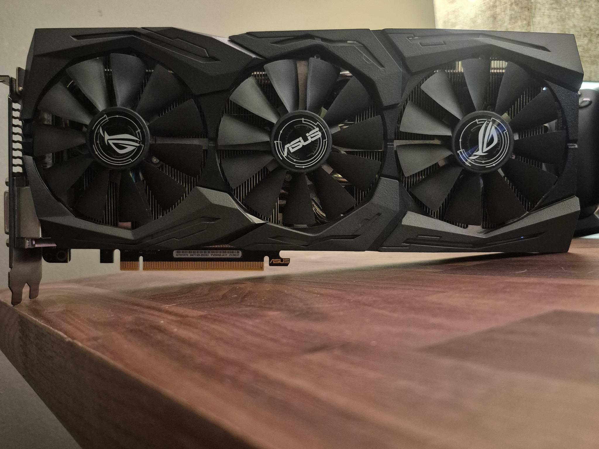 GTX 1070 + RYZEN 5 1400