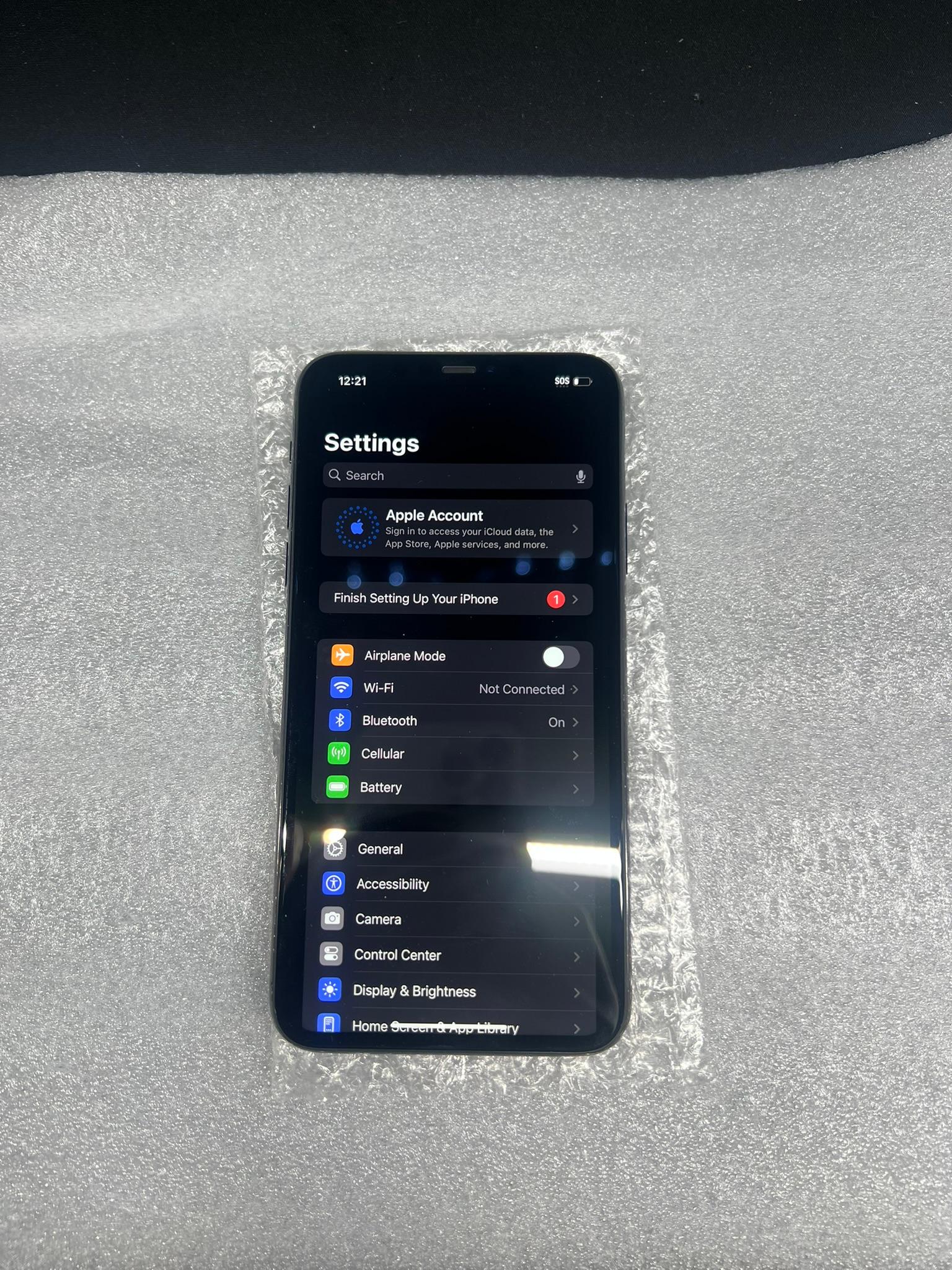 Apple iPhone 11 Pro Max – Unlocked – 64 GB – Midnight Green (Read Description)