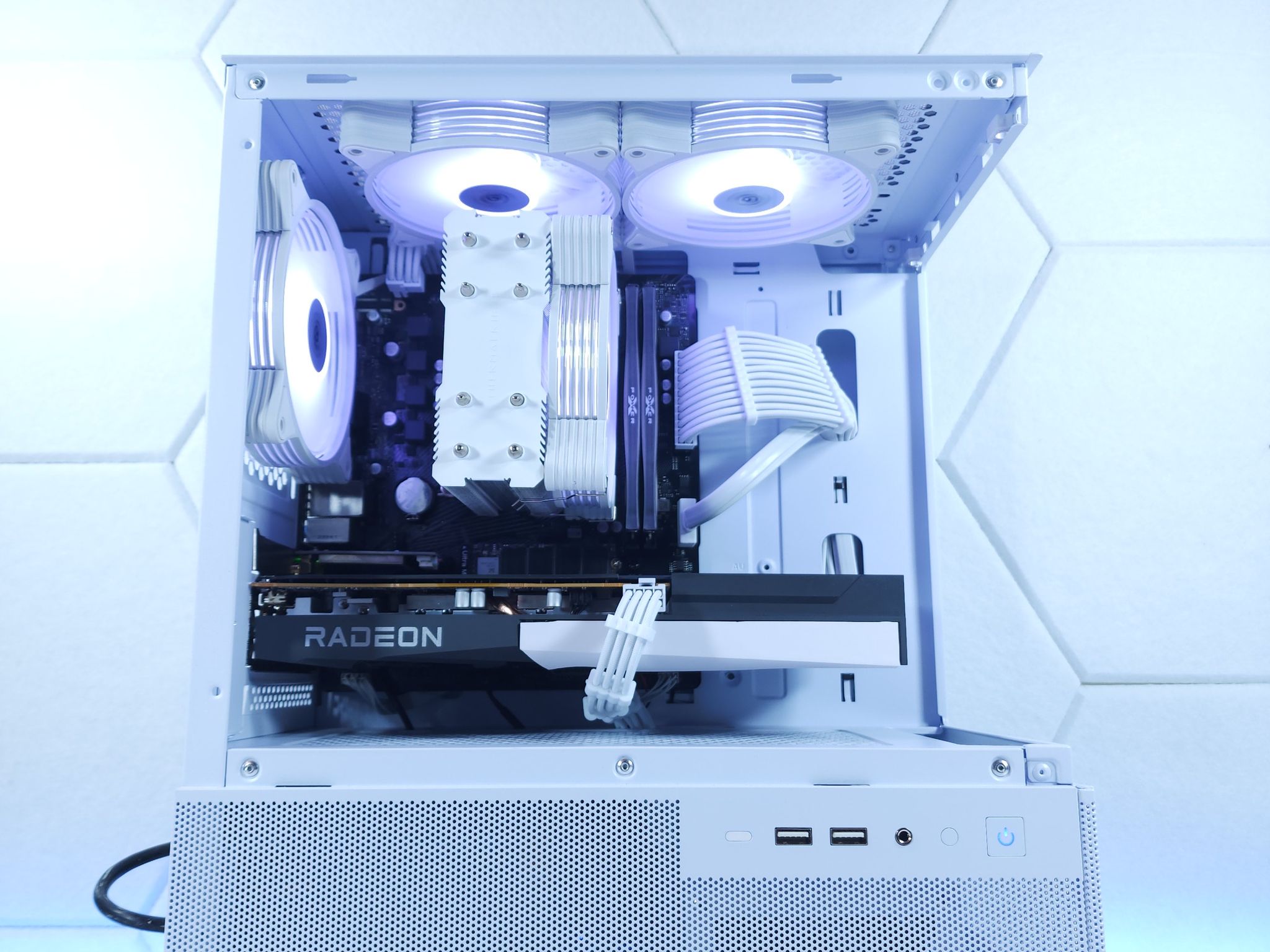 🤍🤍🤍1080p gaming | RX 6600 | Ryzen 5 5500 | 16GB 3200MHz | 1TB NVMe SSD