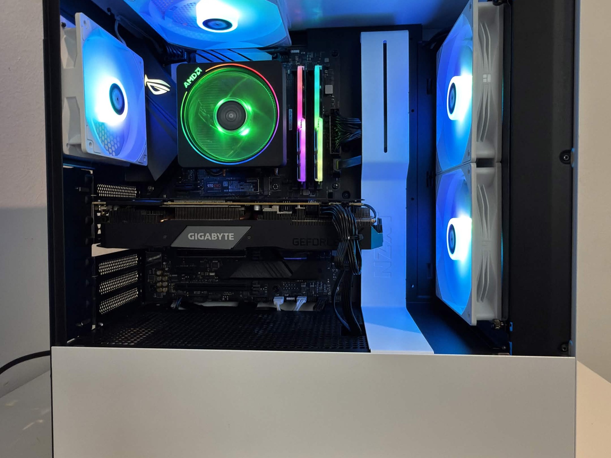 GeForce RTX 2070 Super Custom Gaming PC - Ryzen 7 3700X