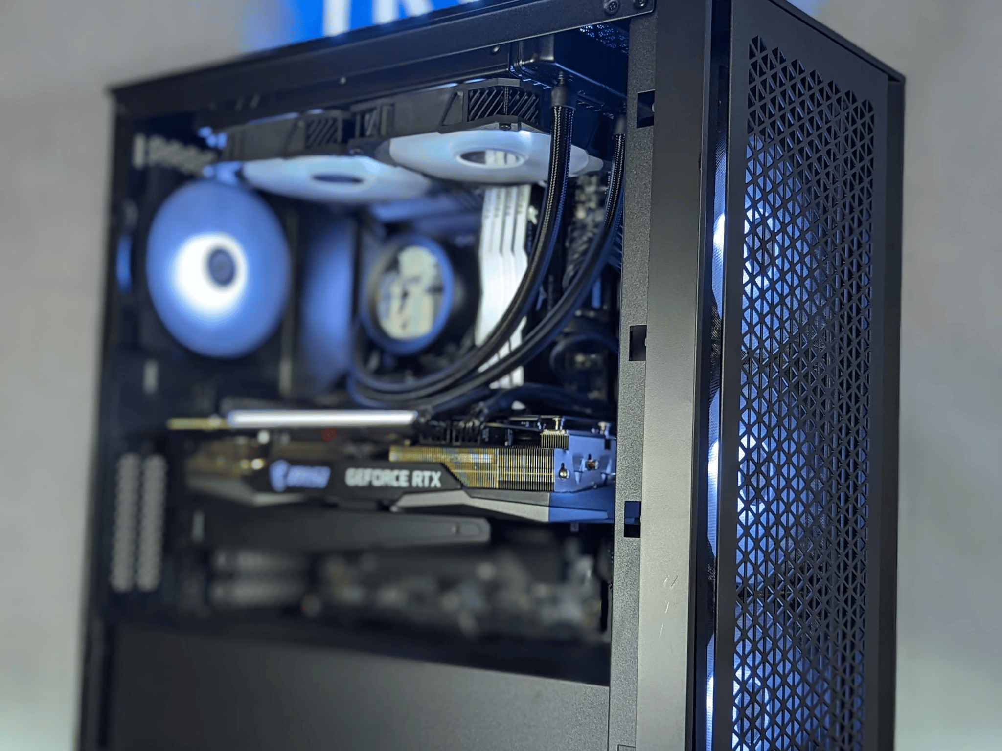 RTX 3070ti // i7 12700k // 32GB 3600mhz DDR4 // 1TB Gen4 NVMe // WiFi