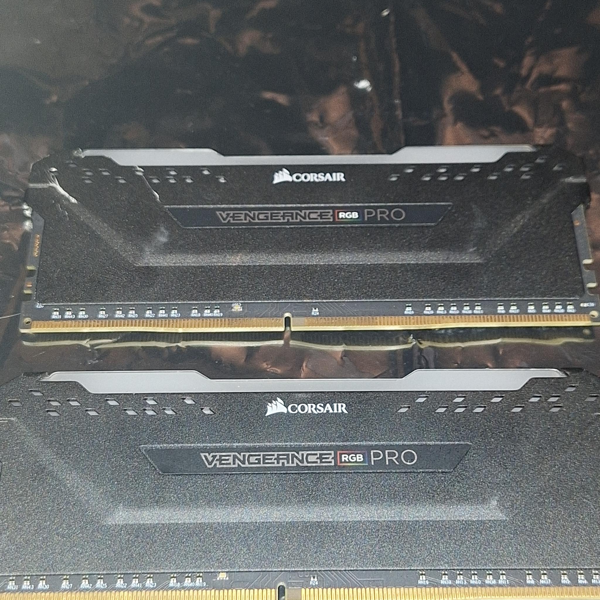 Corsair Vengeance RGB Pro 32GB DDR4-3200 (2x16GB)