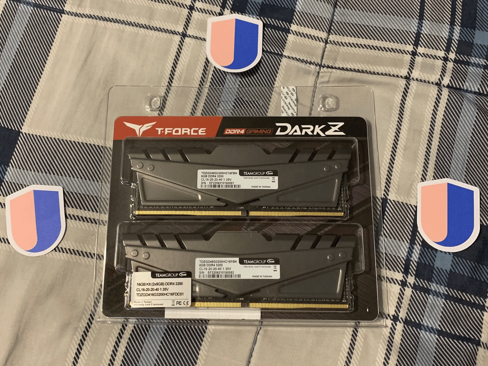 brand new/sealed teamgroup t-force dark z (2x8gb CL16) ddr4 ram/memory kit